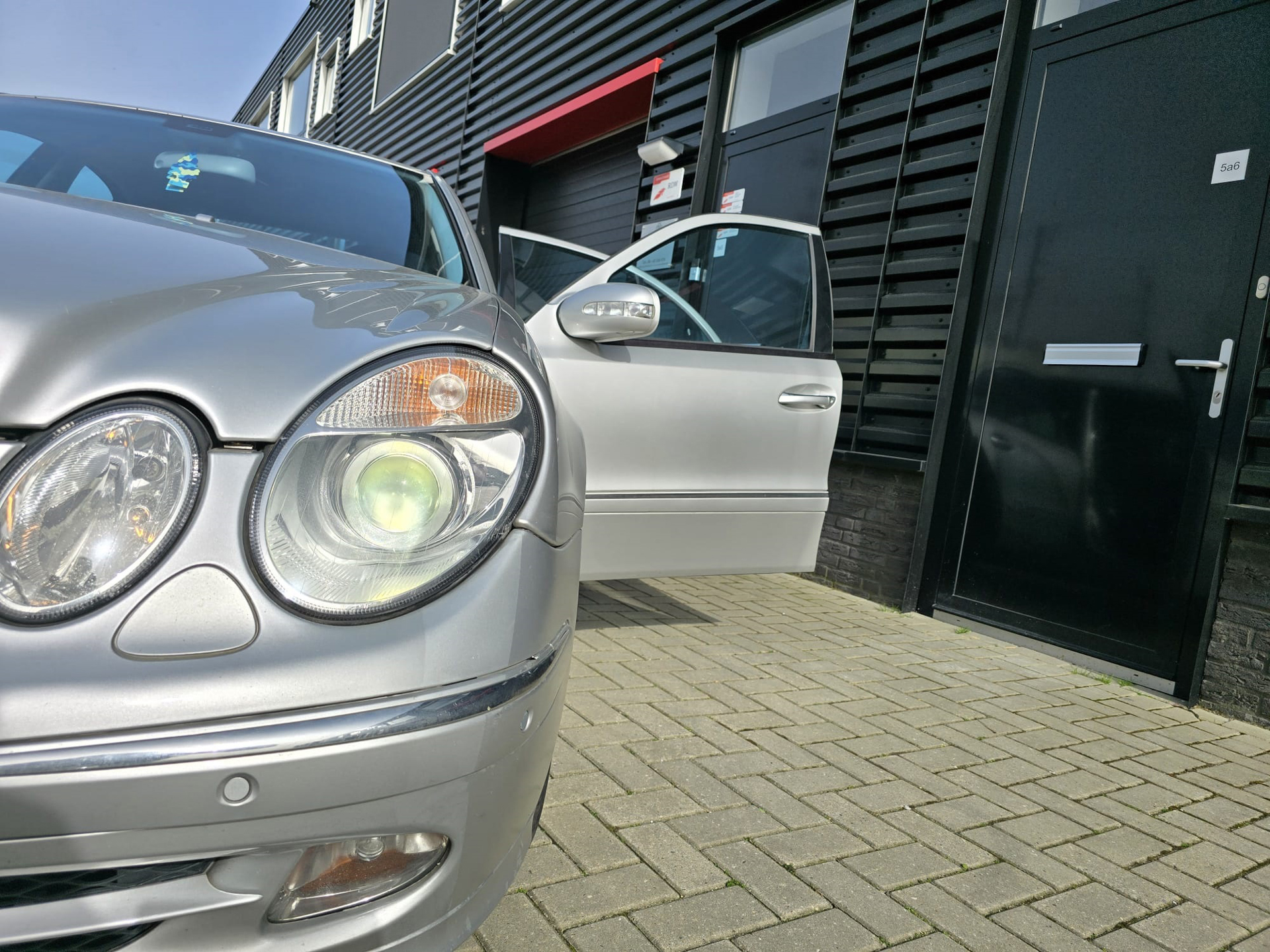 Foto van Mercedes-Benz E 240