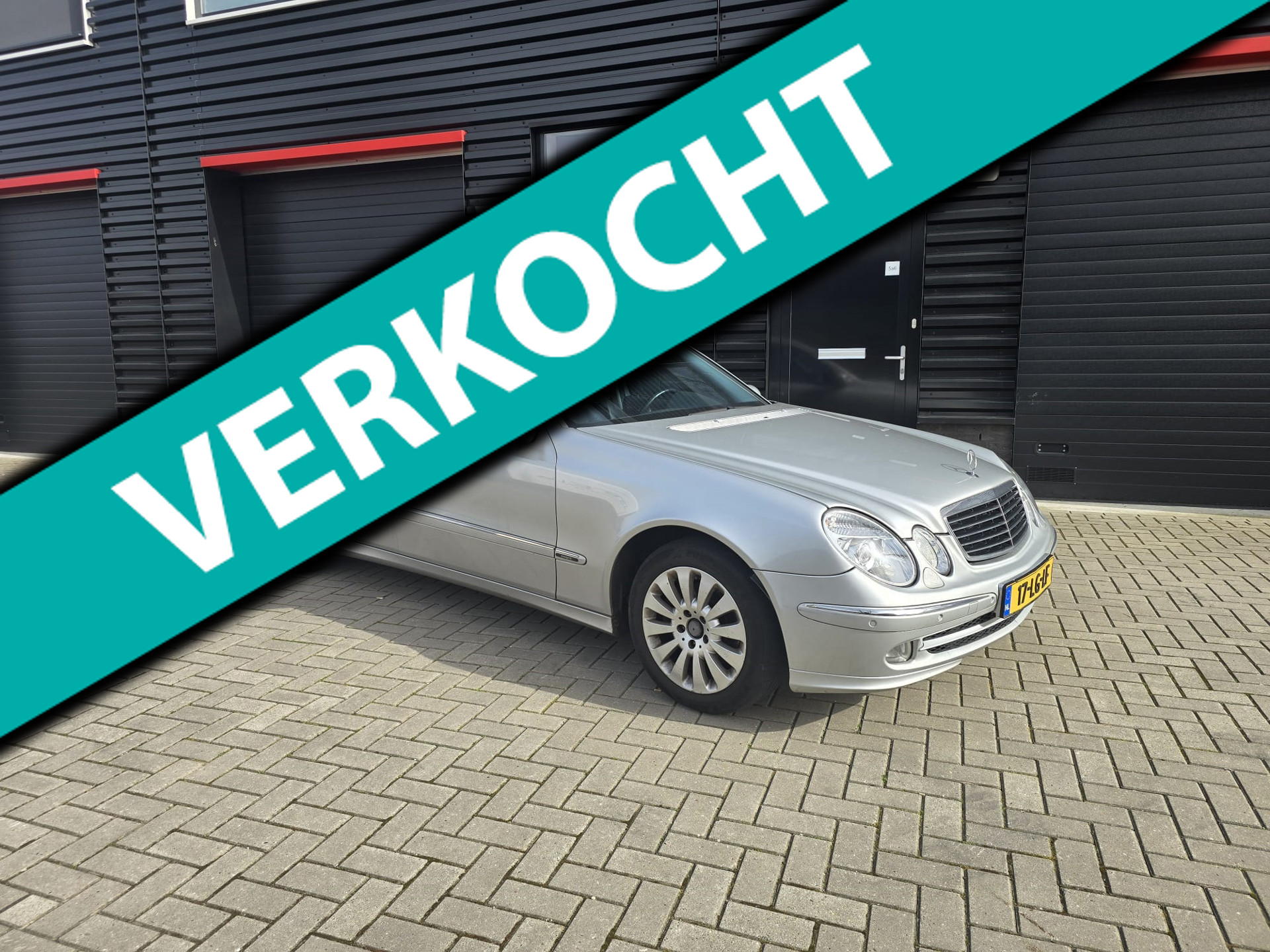 Mercedes-Benz E 240 240 Avantgarde | NAVI | XENON | PDC | CRUISE | ELEC. PAKKET | NIEUWE APK 2003 - voorkant