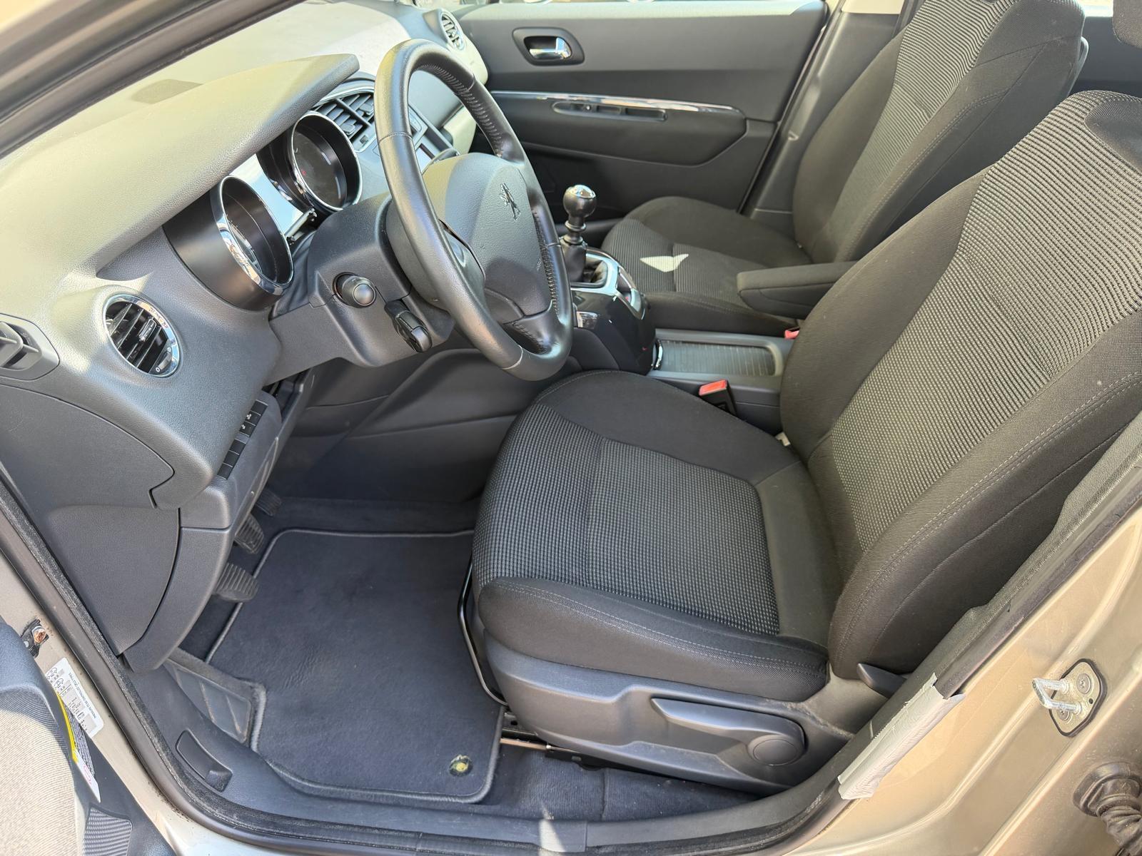 Foto van Peugeot 5008