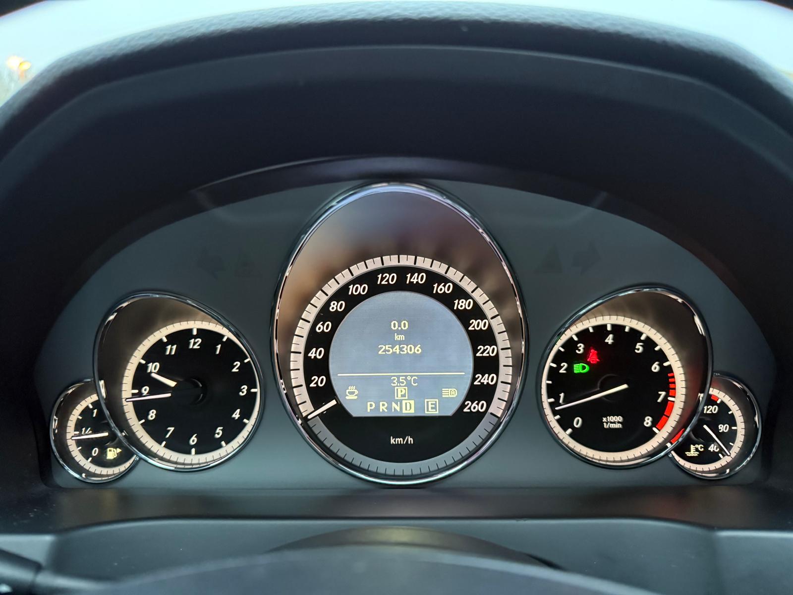 Foto van Mercedes-Benz E 200 Cgi