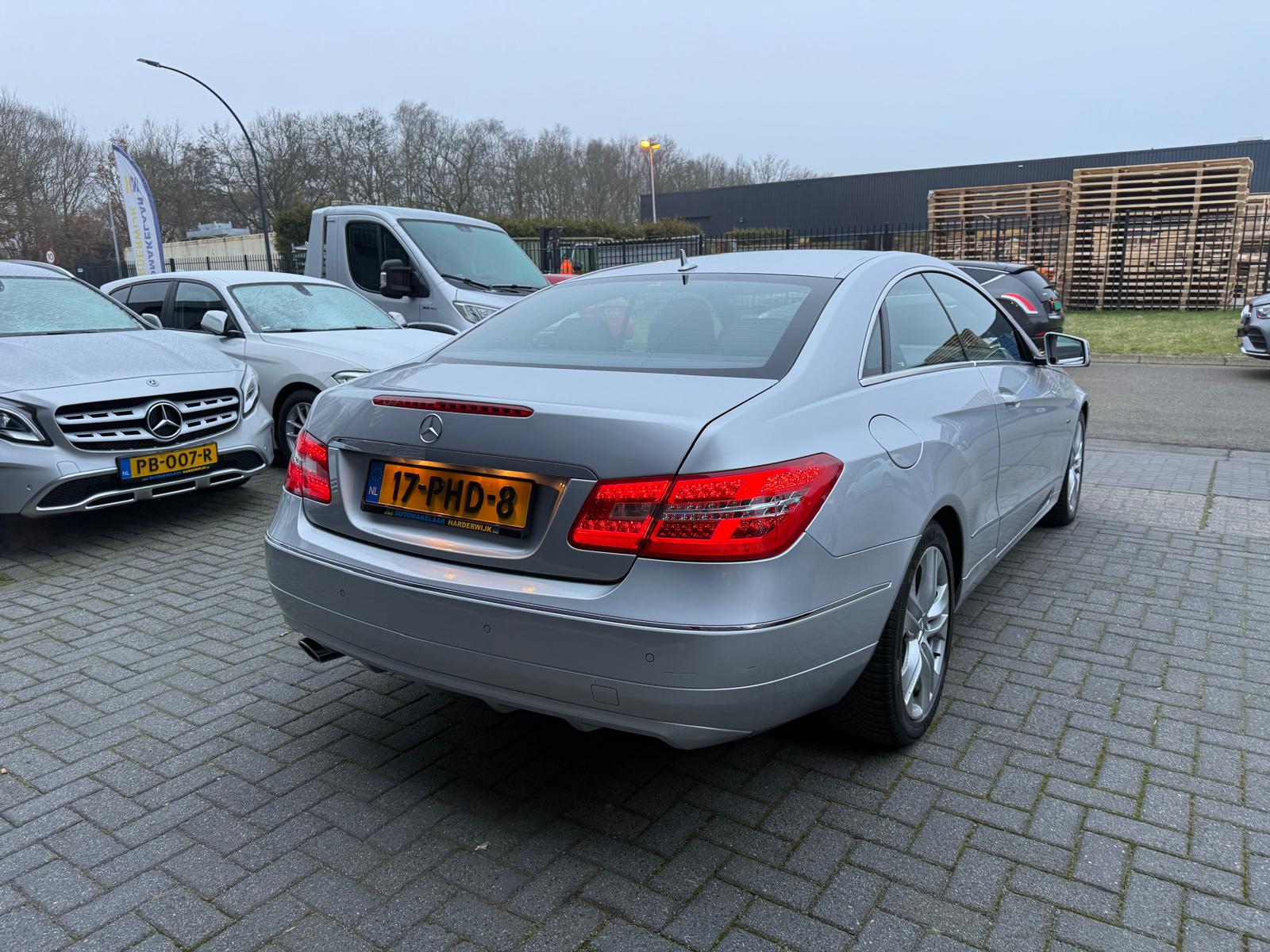 Foto van Mercedes-Benz E 200 Cgi