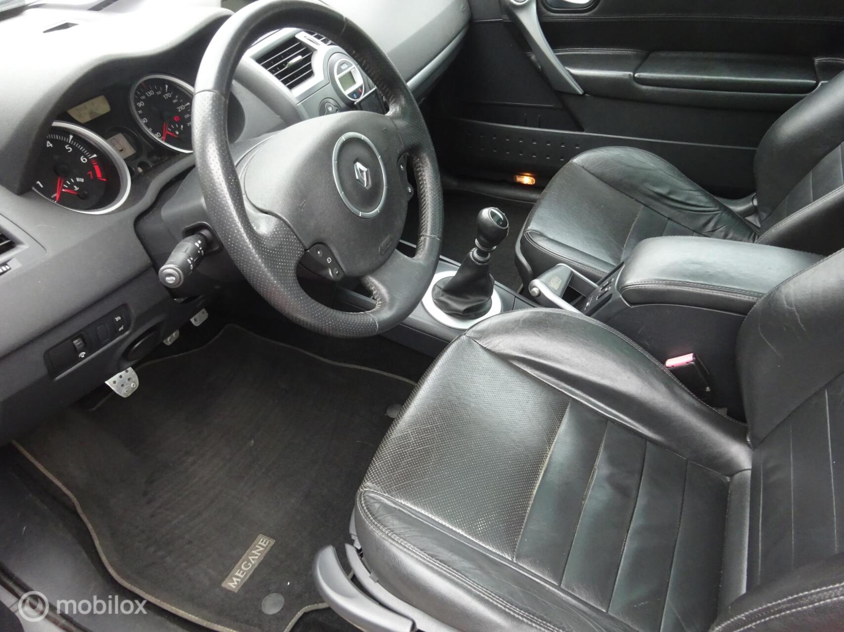 Foto van Renault Mégane Coupé-cabriolet