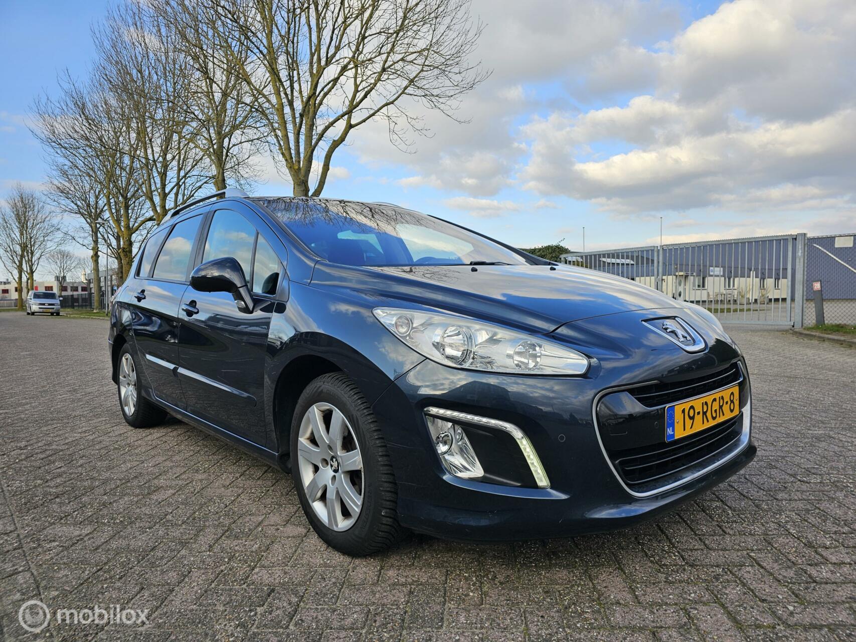 Peugeot 308 SW 1.6 VTi X-Line 2011 - voorkant