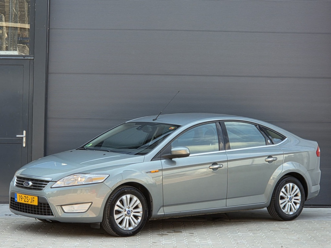 Ford Mondeo 2.3-16V Ghia nap automaat 2e eigenaar apk 27 2008 - voorkant