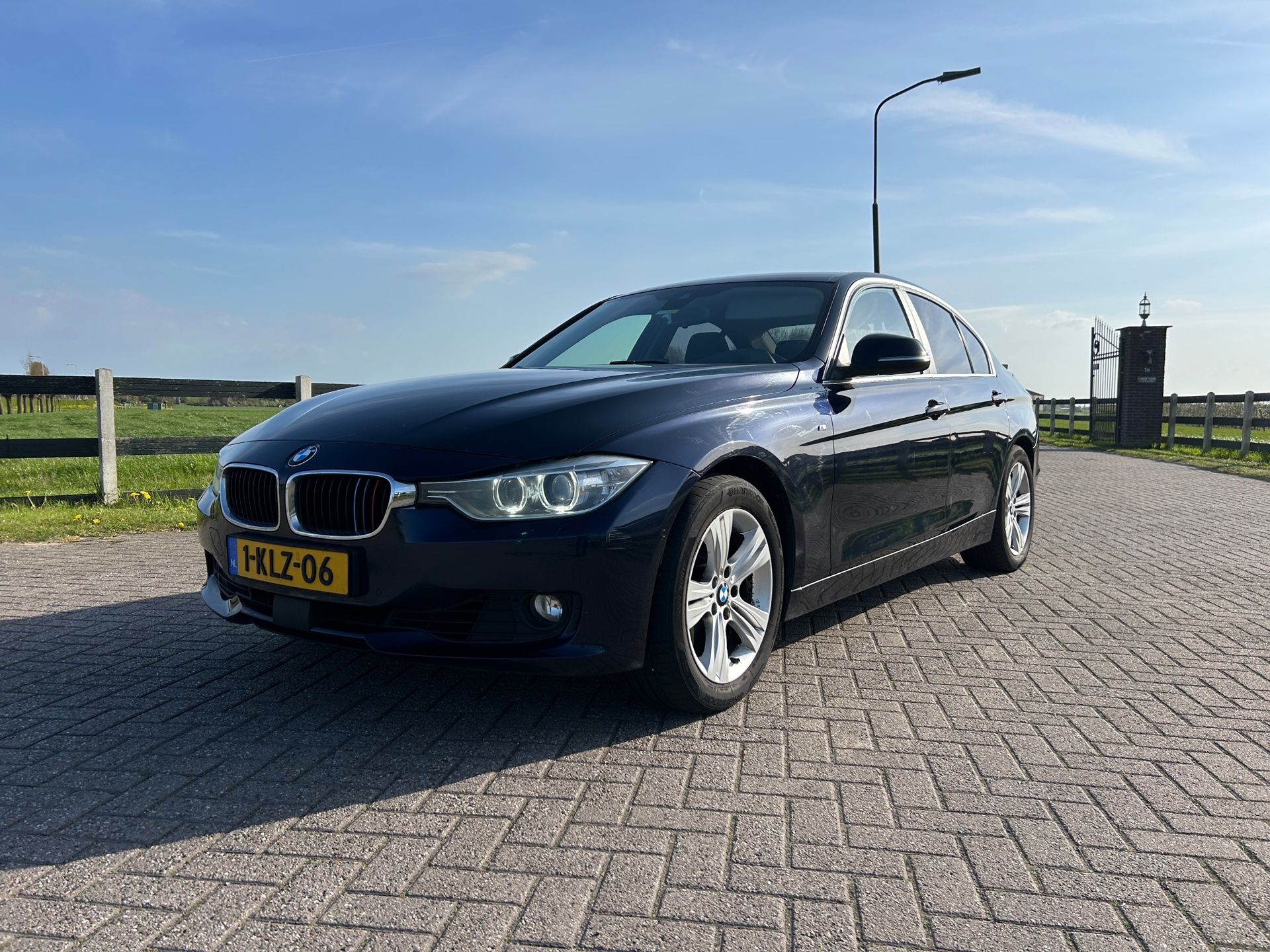 Foto van BMW 320i xDrive
