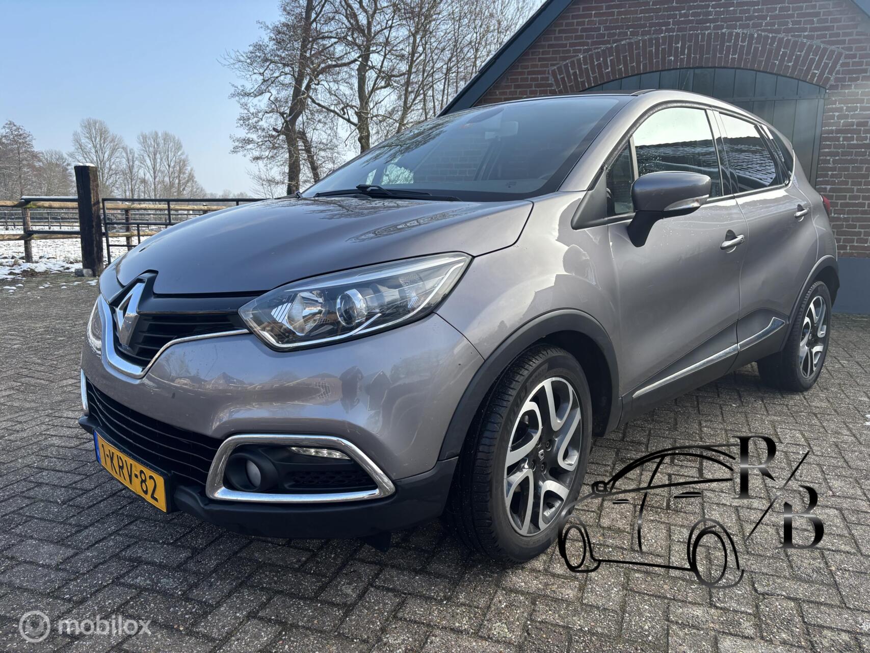 Renault Captur 0.9 TCe Dynamique NAVI CRUISE AIRCO PARK SENS 2013 - voorkant