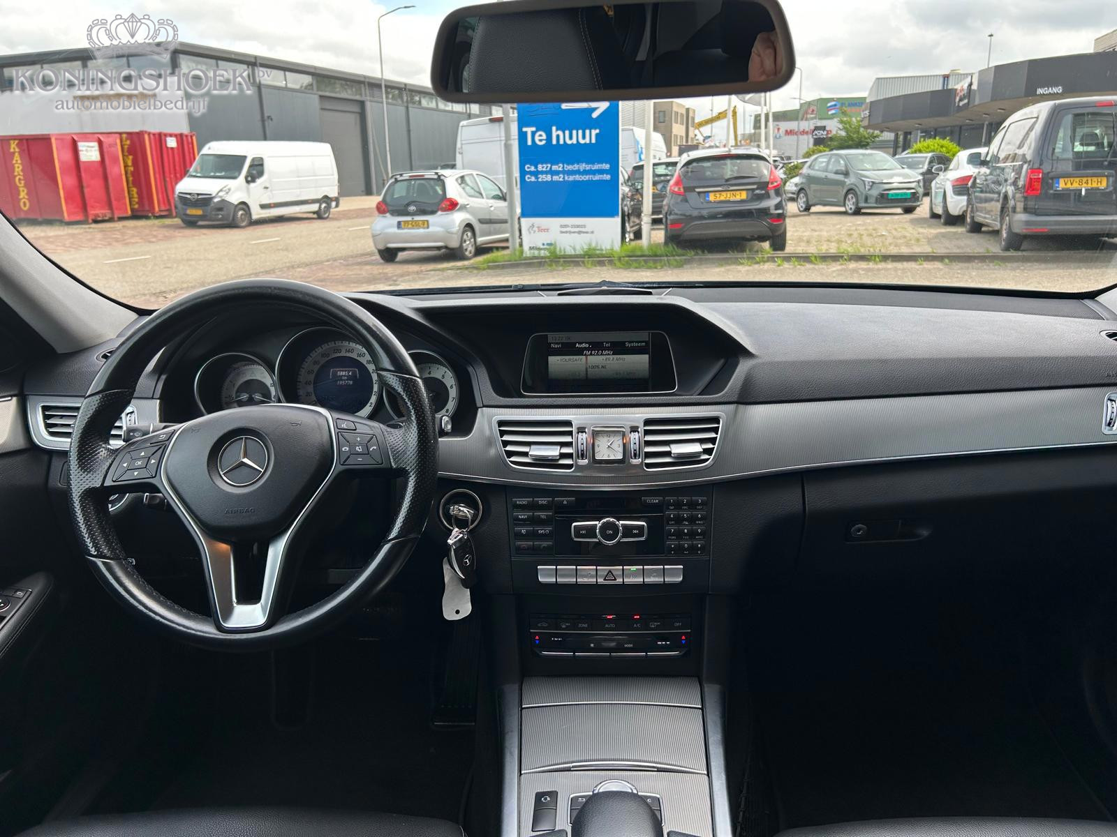 Foto van Mercedes-Benz E 200