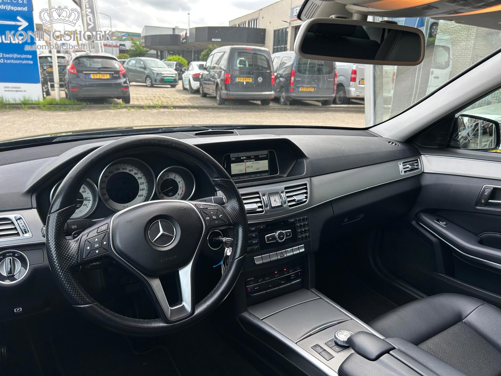 Foto van Mercedes-Benz E 200