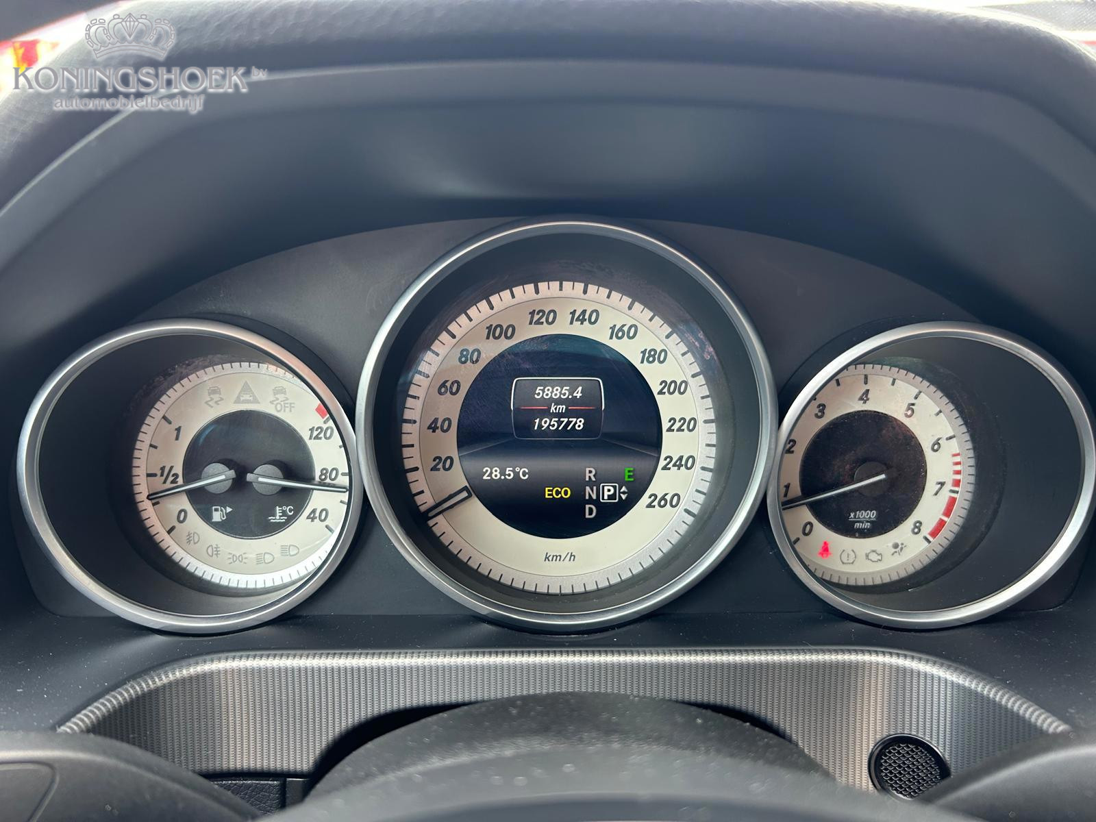 Foto van Mercedes-Benz E 200
