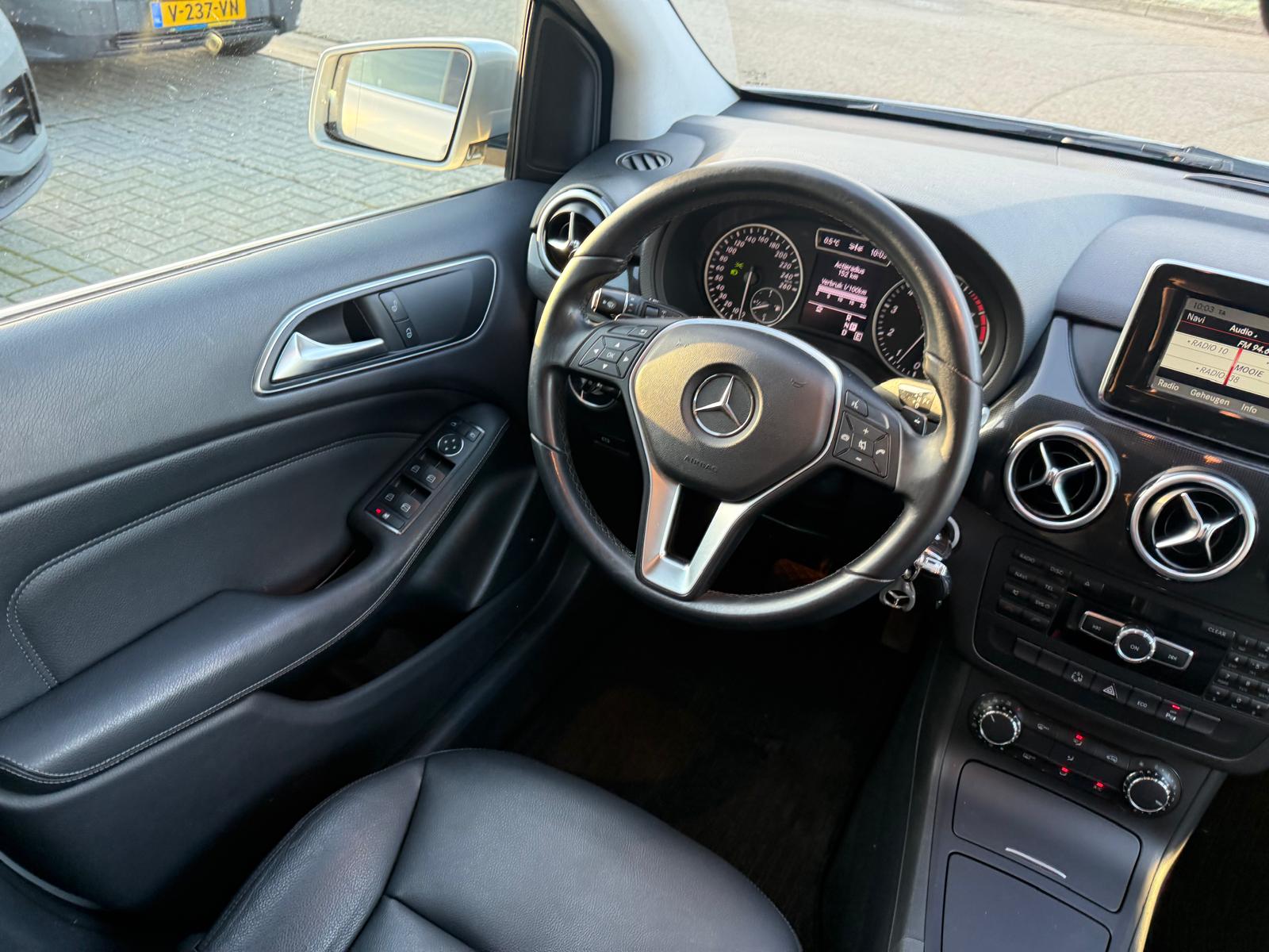 Foto van Mercedes-Benz B 180