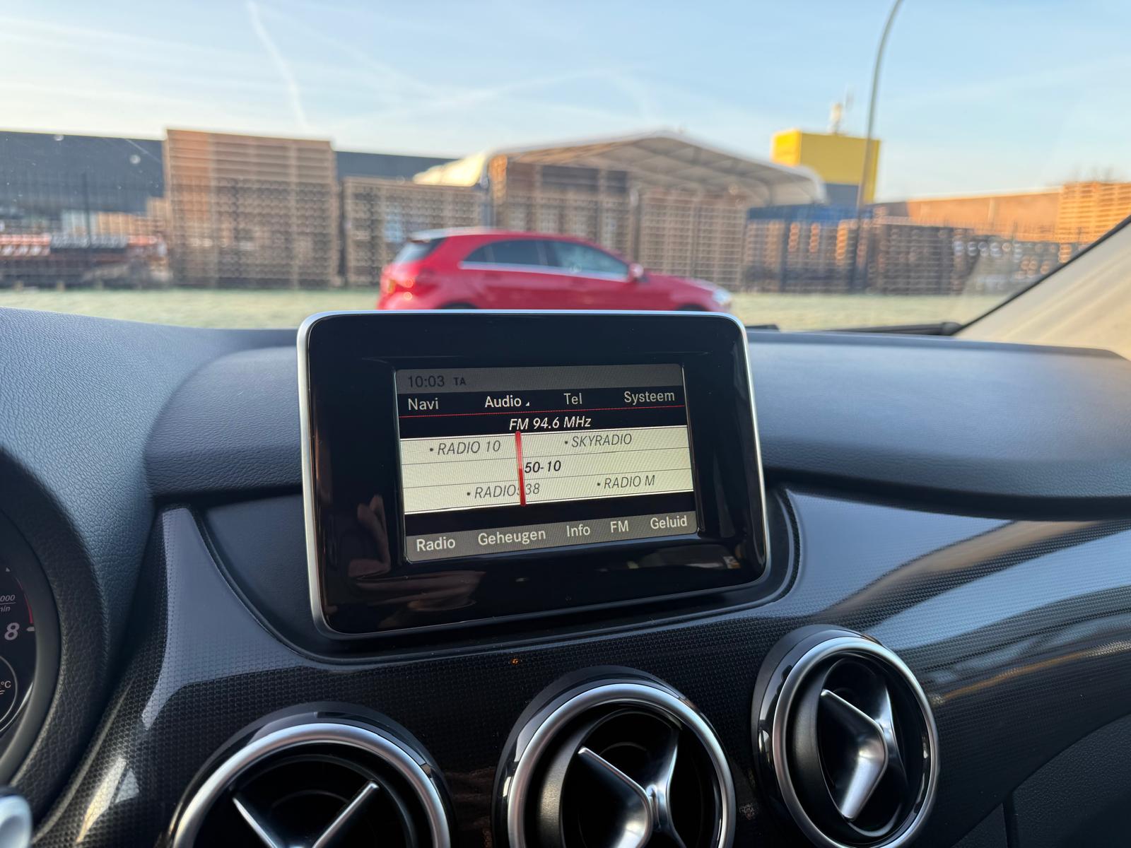 Foto van Mercedes-Benz B 180