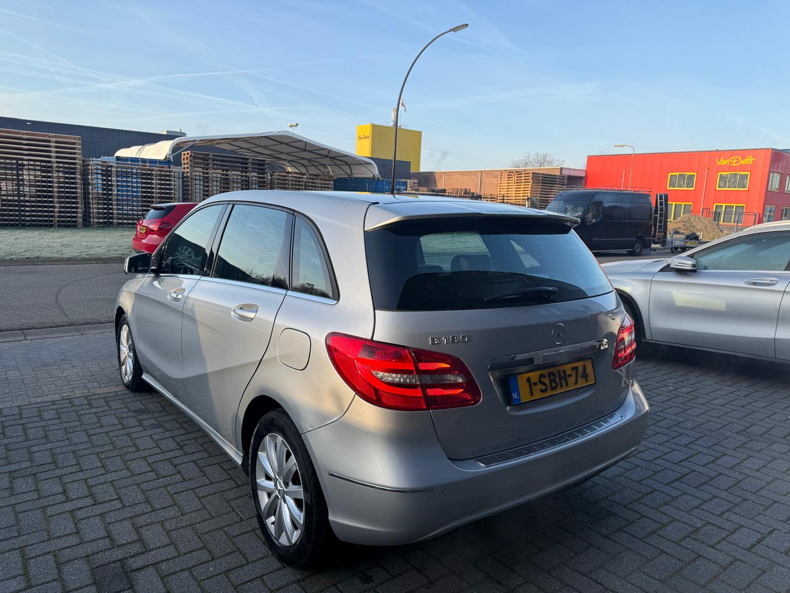 Foto van Mercedes-Benz B 180