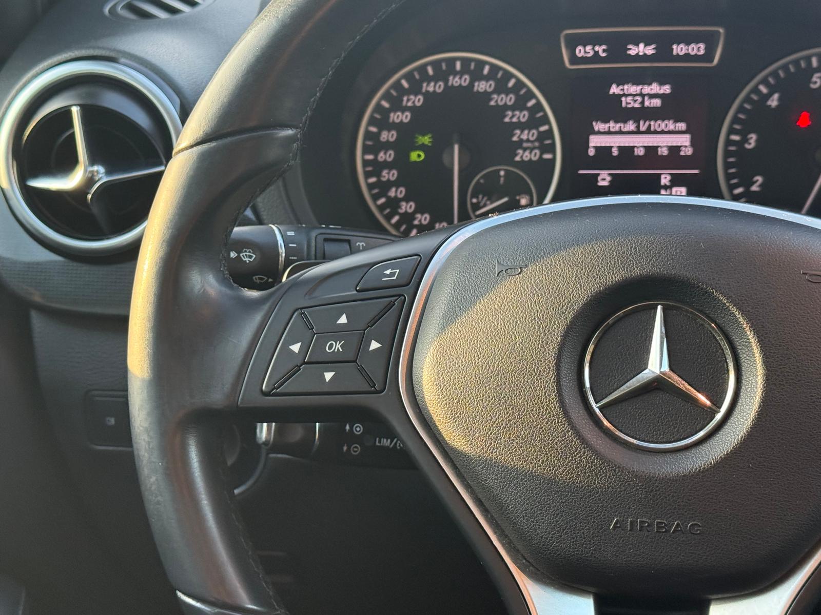 Foto van Mercedes-Benz B 180