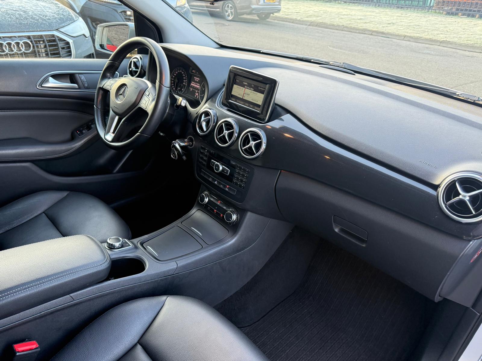 Foto van Mercedes-Benz B 180
