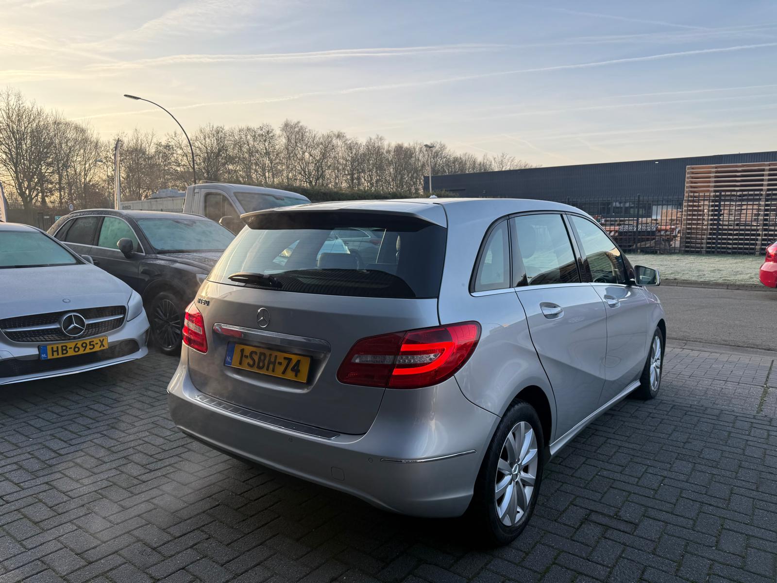 Foto van Mercedes-Benz B 180