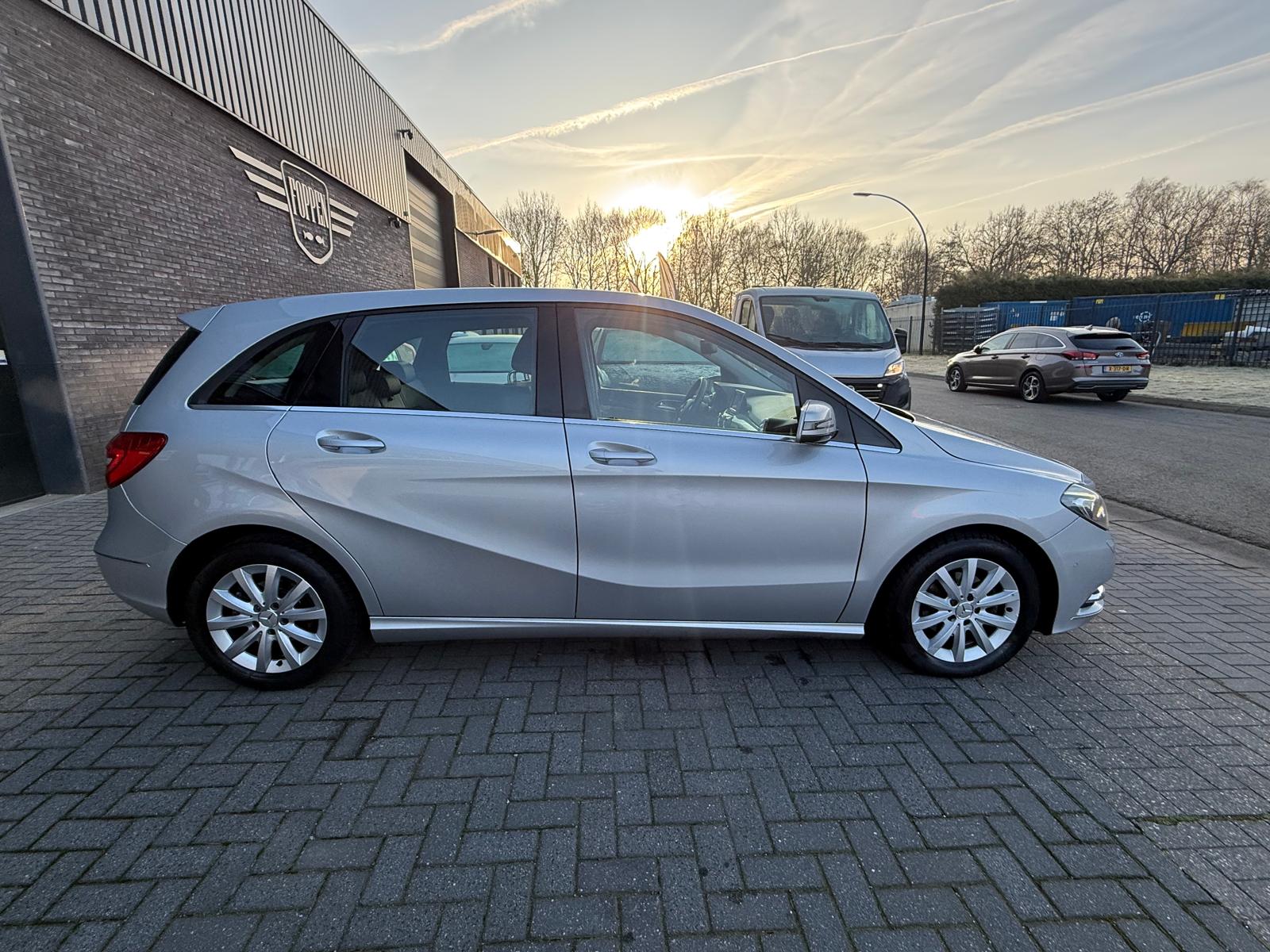 Foto van Mercedes-Benz B 180