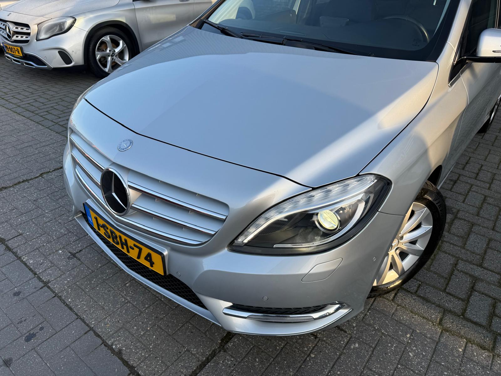 Foto van Mercedes-Benz B 180