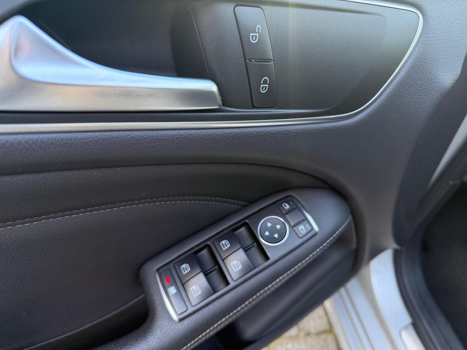 Foto van Mercedes-Benz B 180