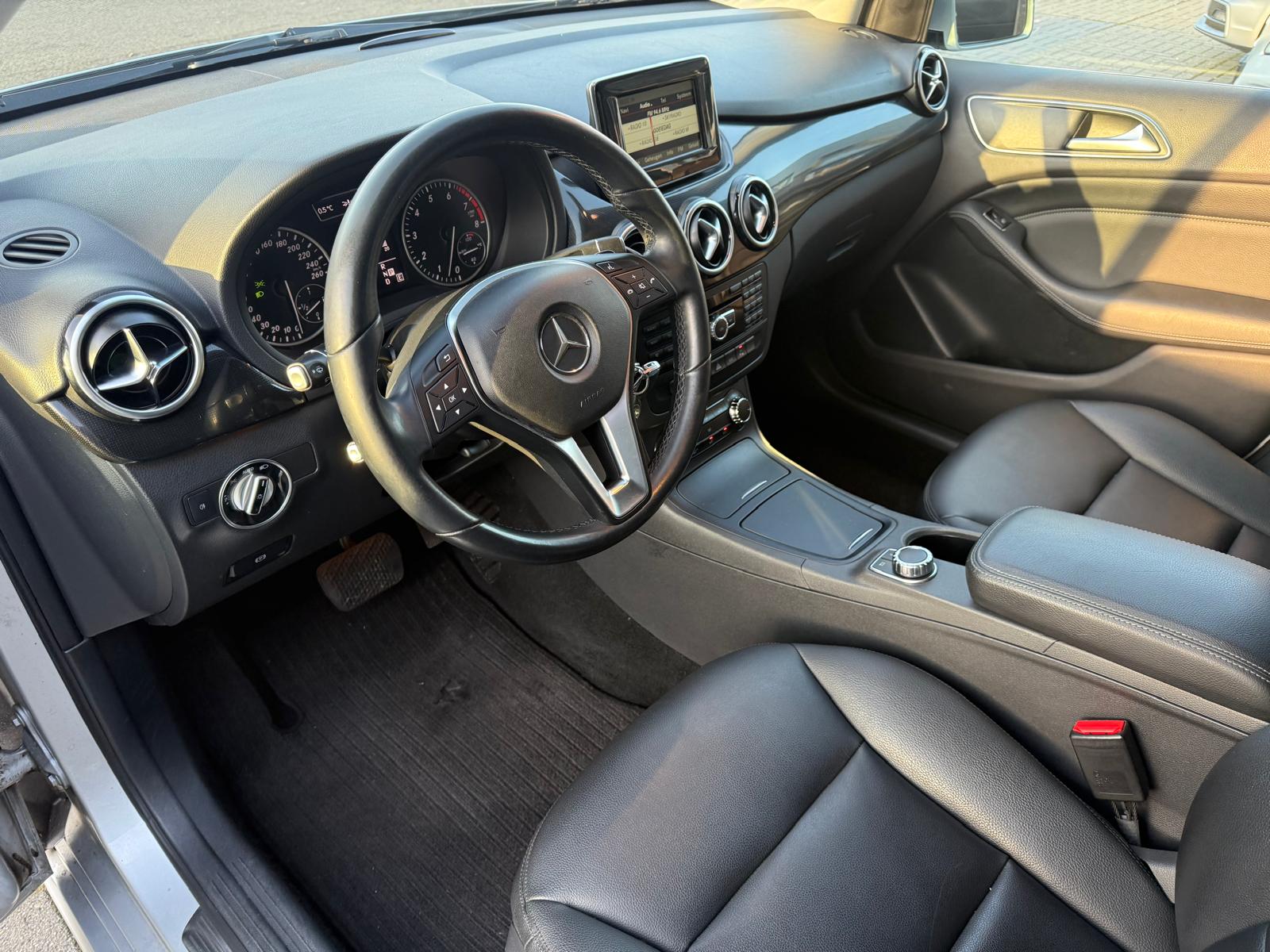 Foto van Mercedes-Benz B 180