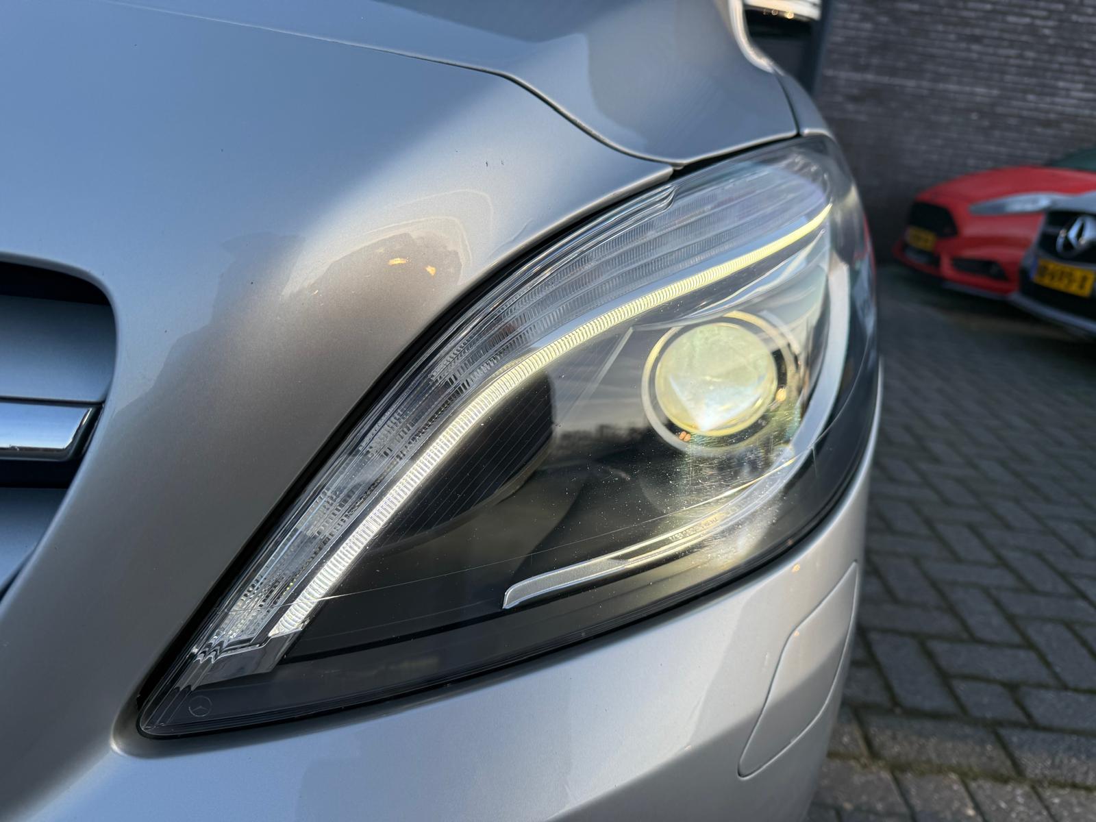 Foto van Mercedes-Benz B 180