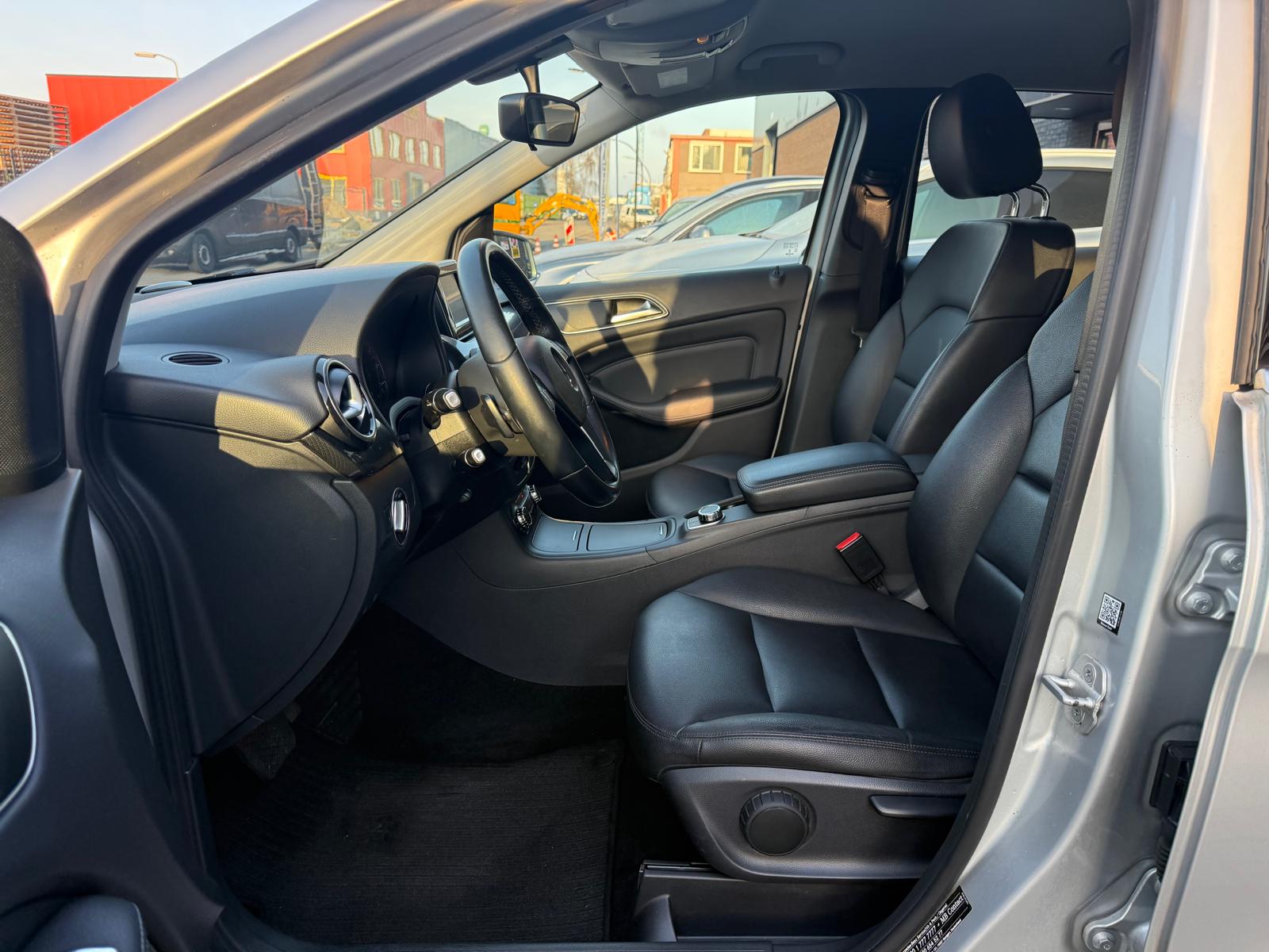 Foto van Mercedes-Benz B 180