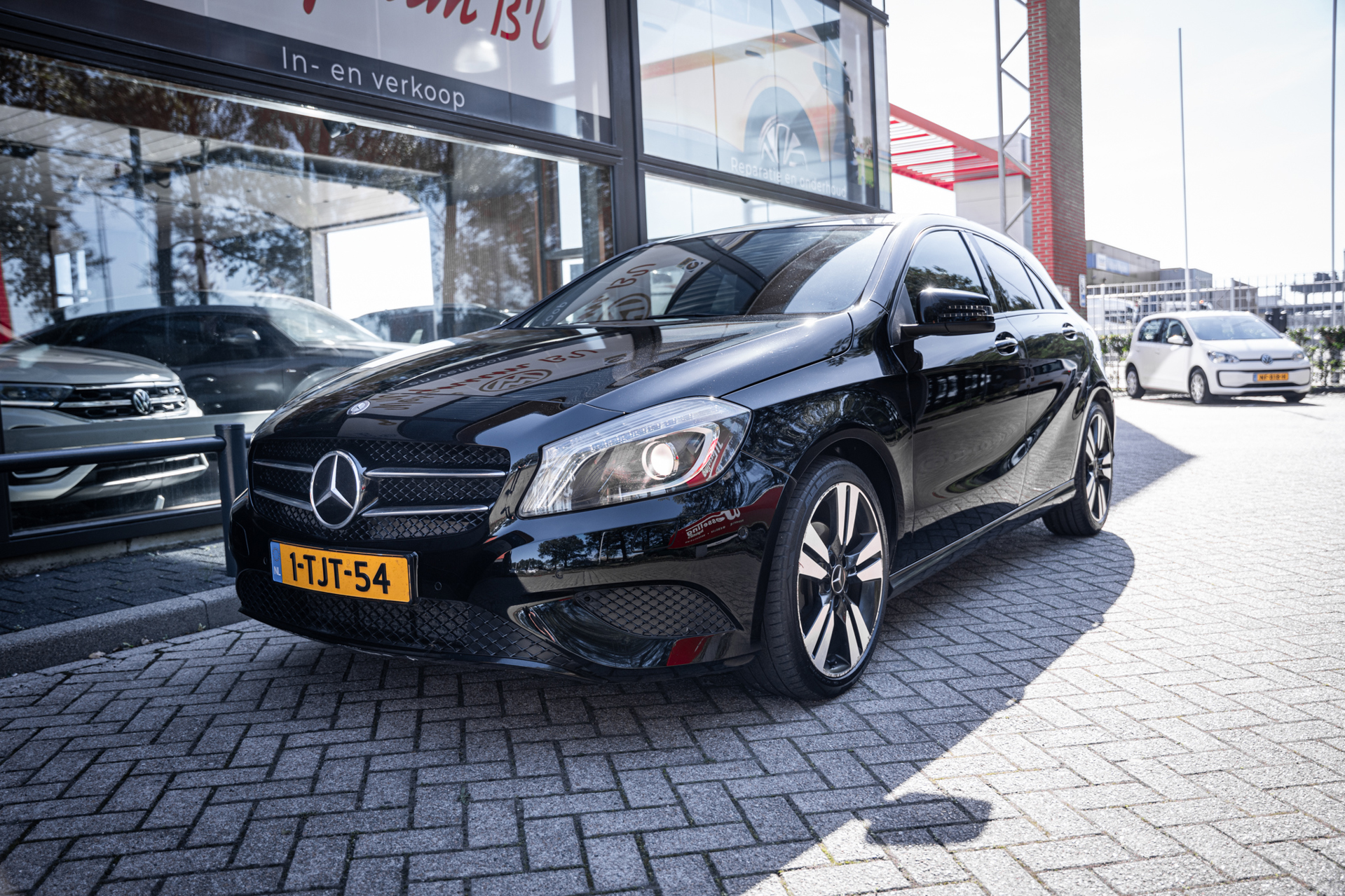 Mercedes-Benz A 180 180 Ambition | Aut | Navi | PDC | Xenon | Cruise | 18" lmv | 2014 - voorkant