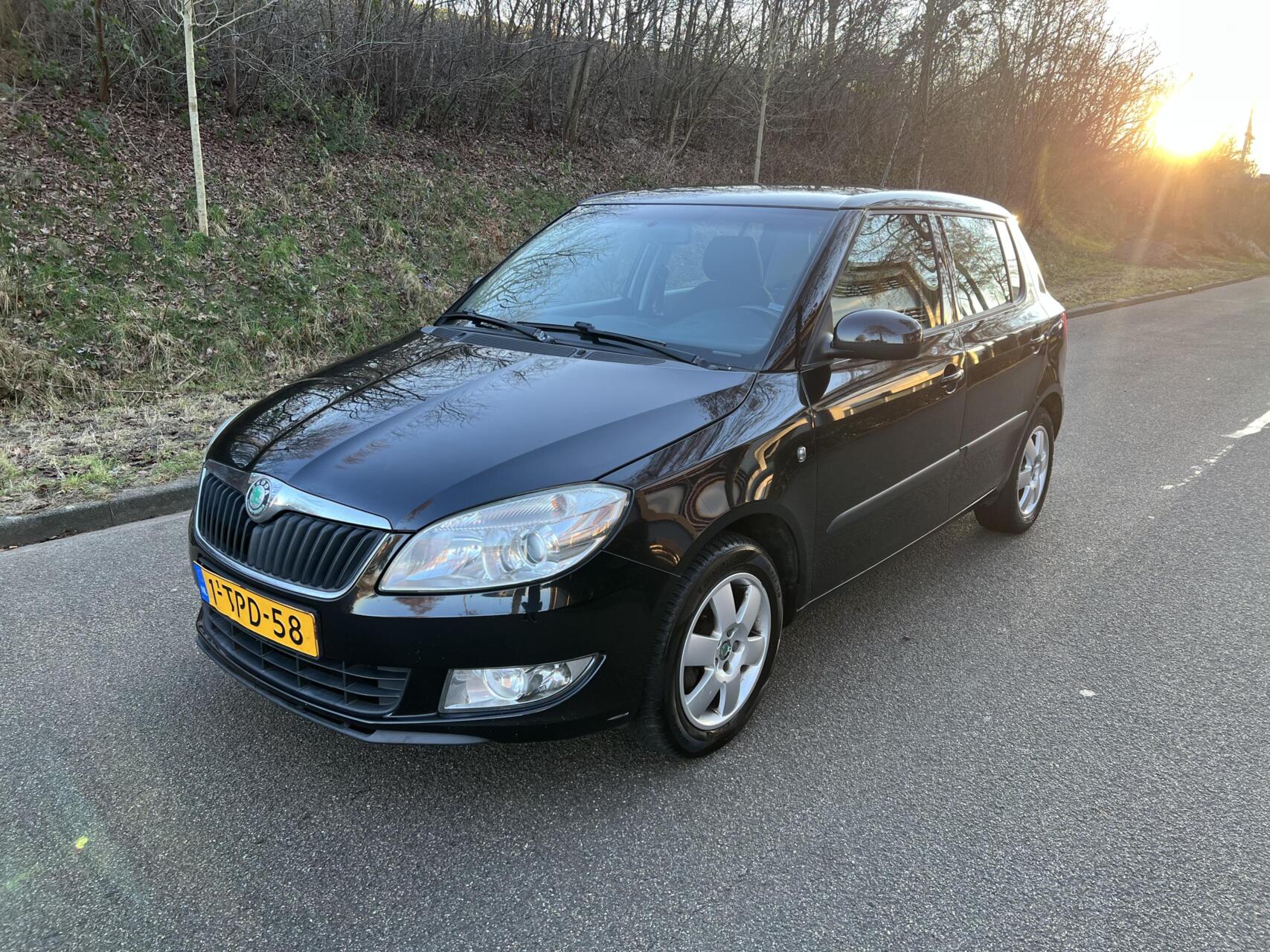 Skoda Fabia 1.2 TSI Elegance Nieuwe APK! 2010 - voorkant