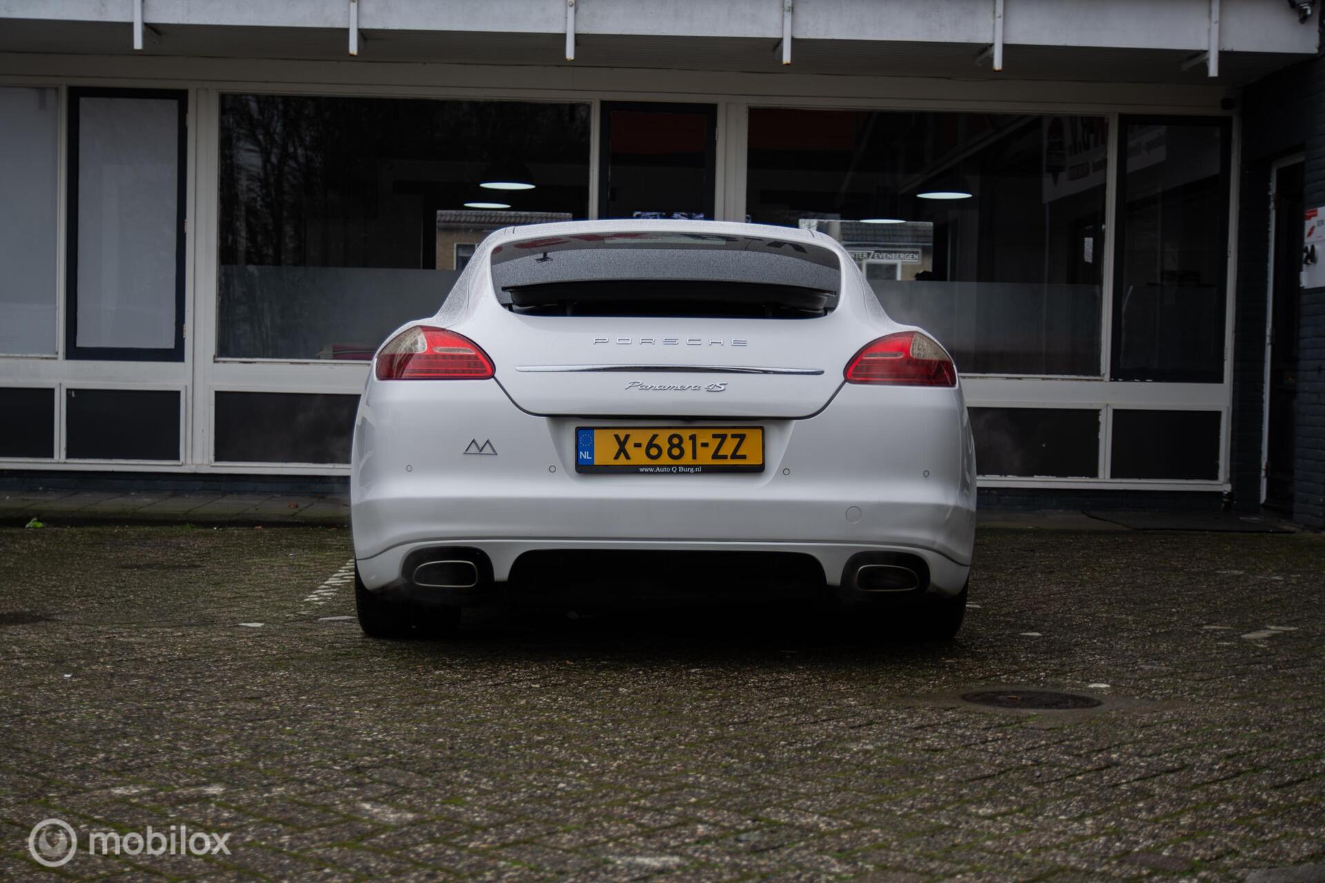 Foto van Porsche Panamera 4
