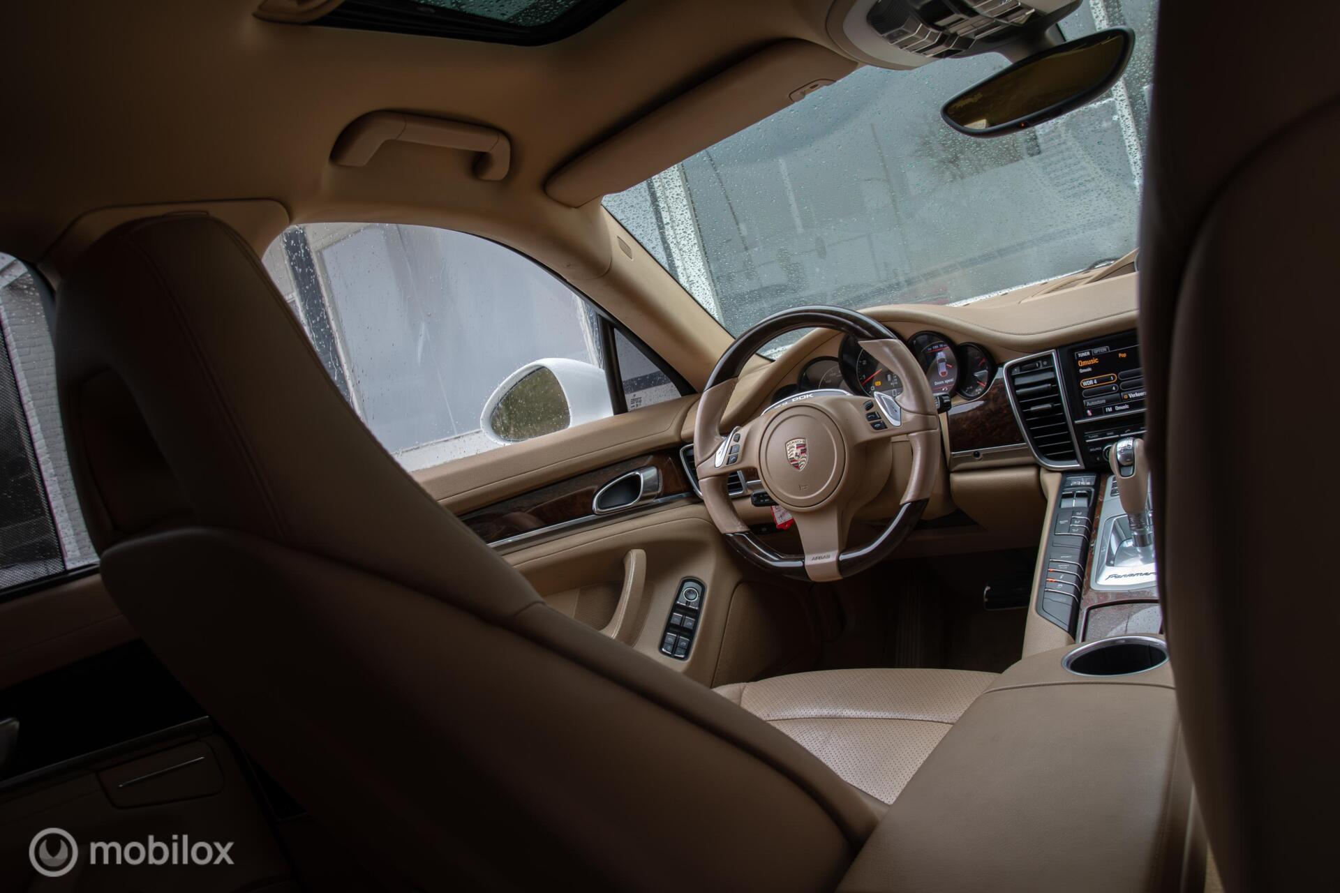 Foto van Porsche Panamera 4