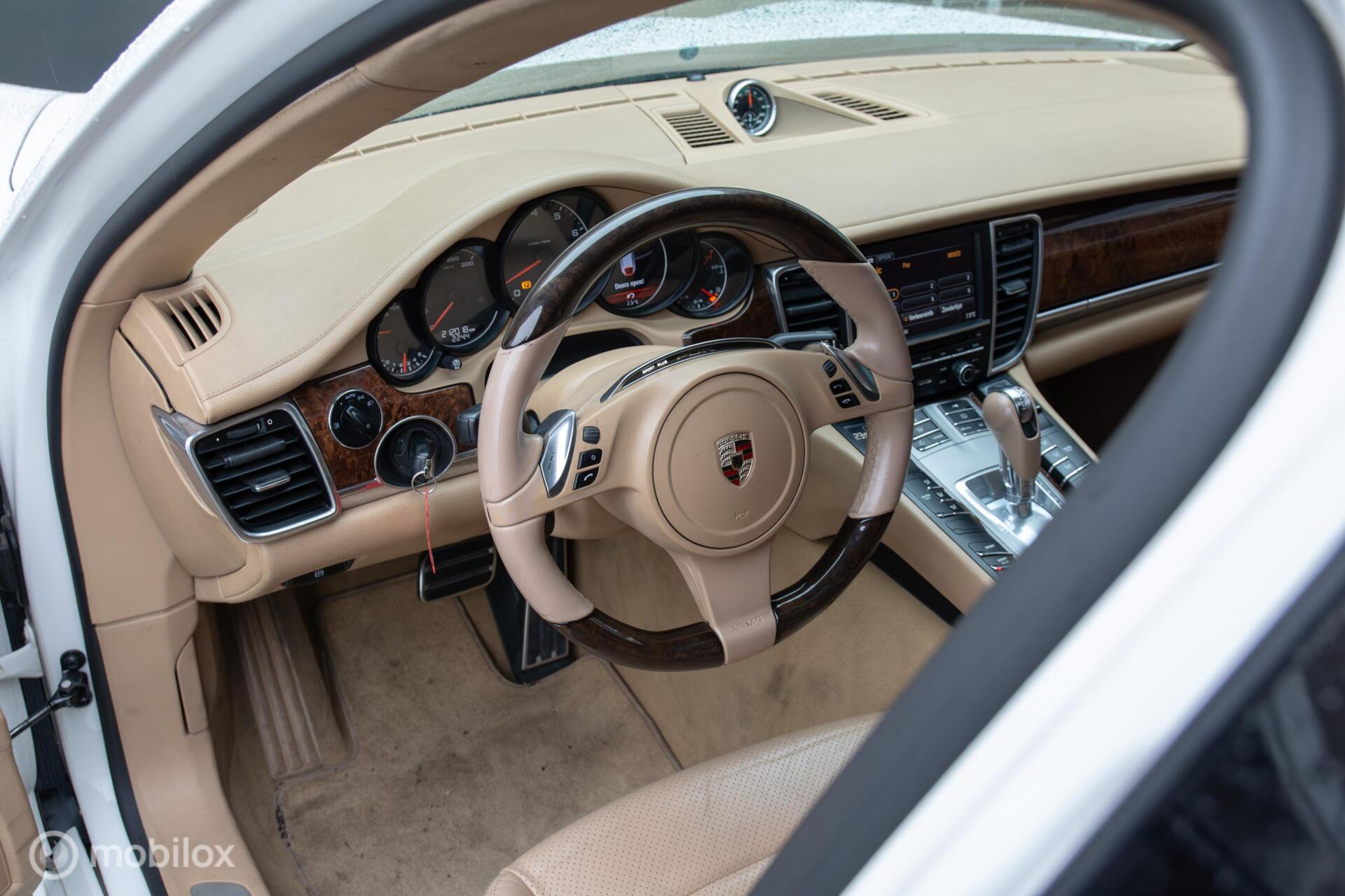 Foto van Porsche Panamera 4