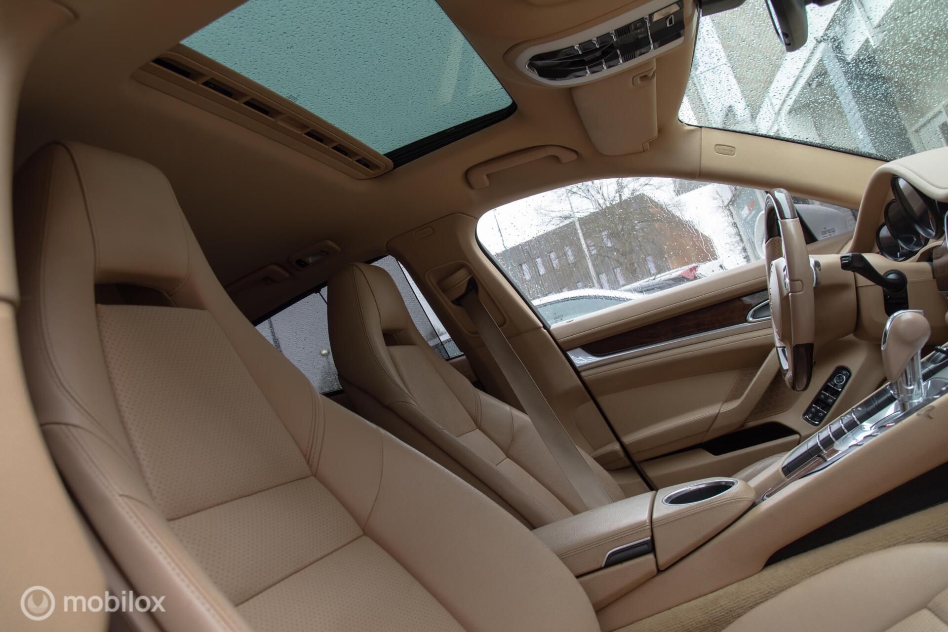 Foto van Porsche Panamera 4