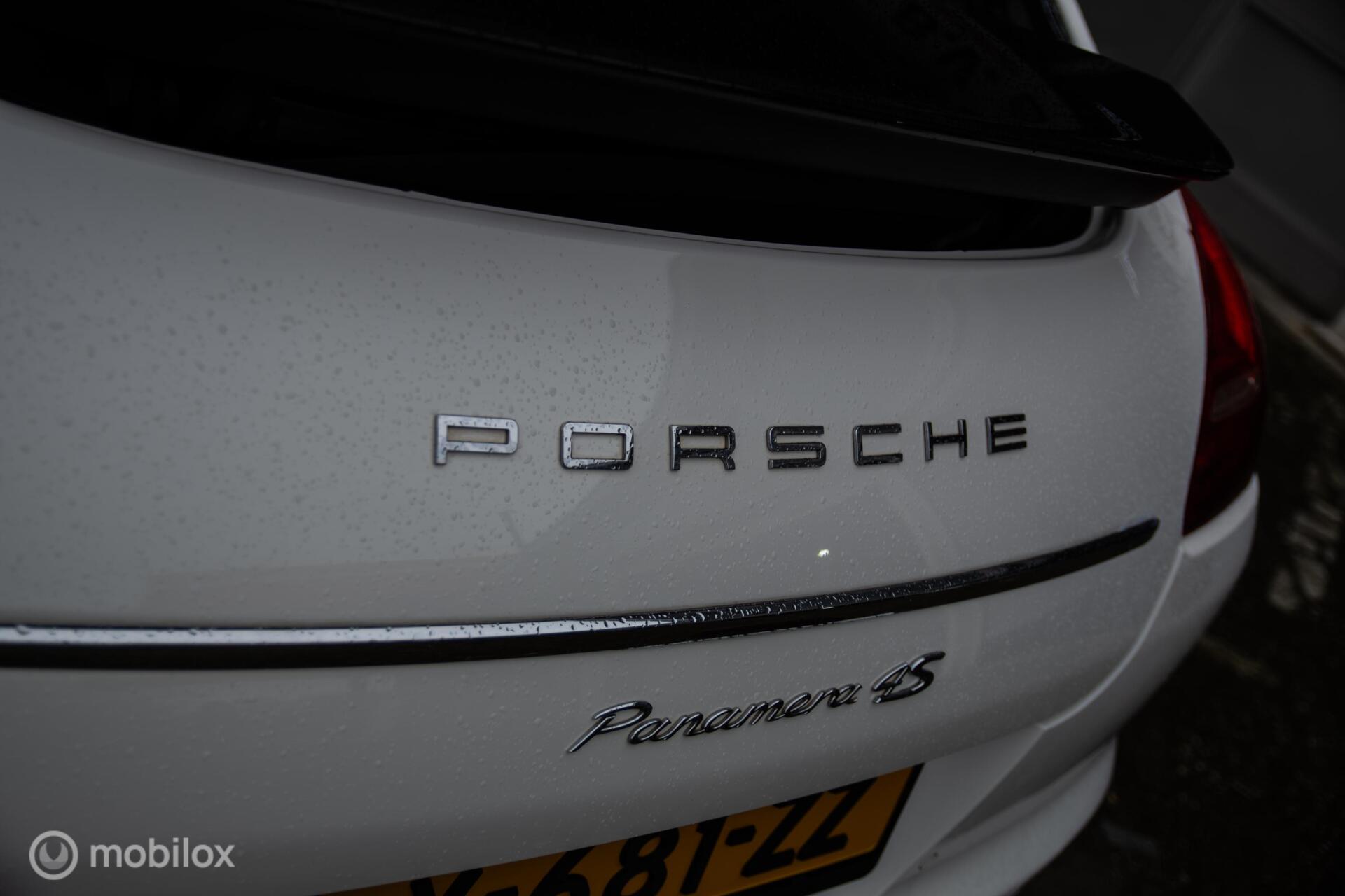 Foto van Porsche Panamera 4
