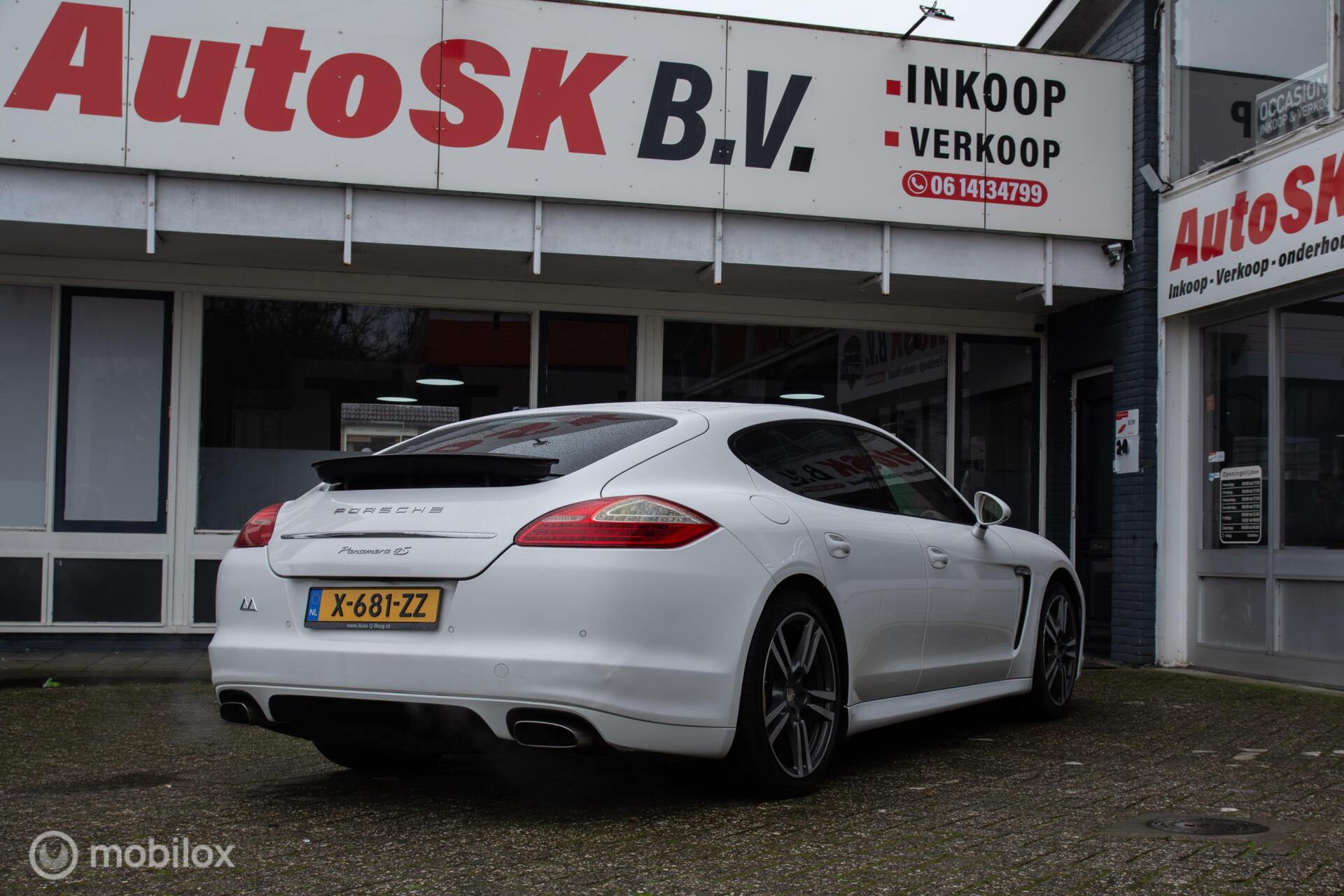 Foto van Porsche Panamera 4