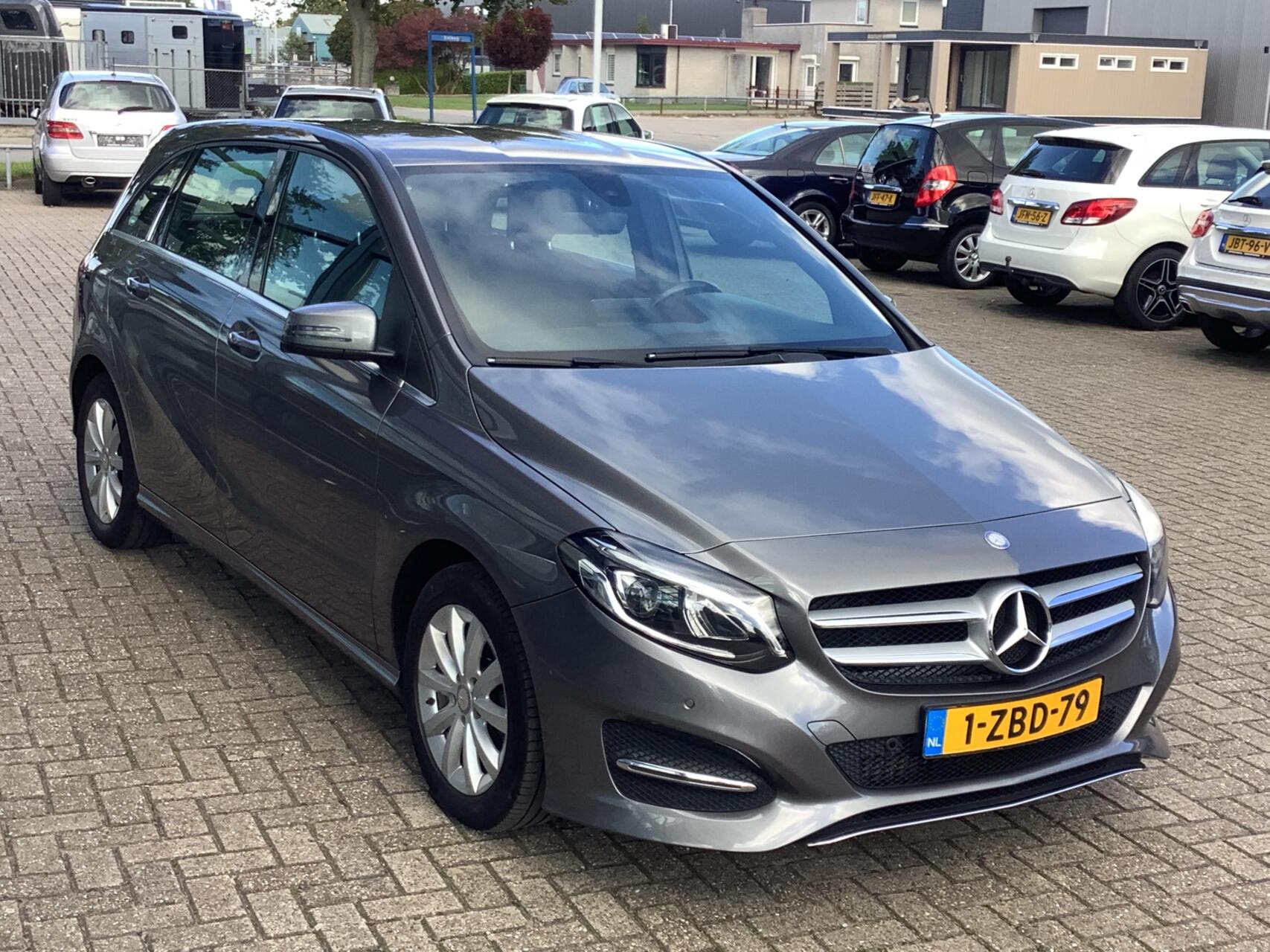 Foto van Mercedes-Benz B 180
