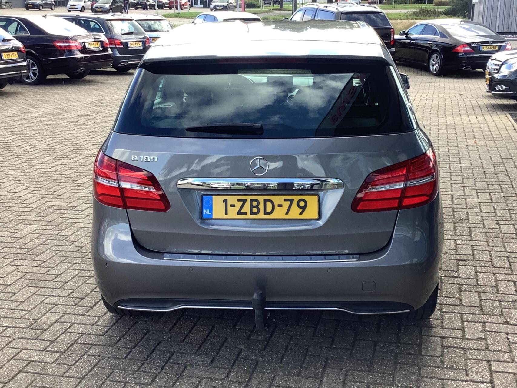 Foto van Mercedes-Benz B 180