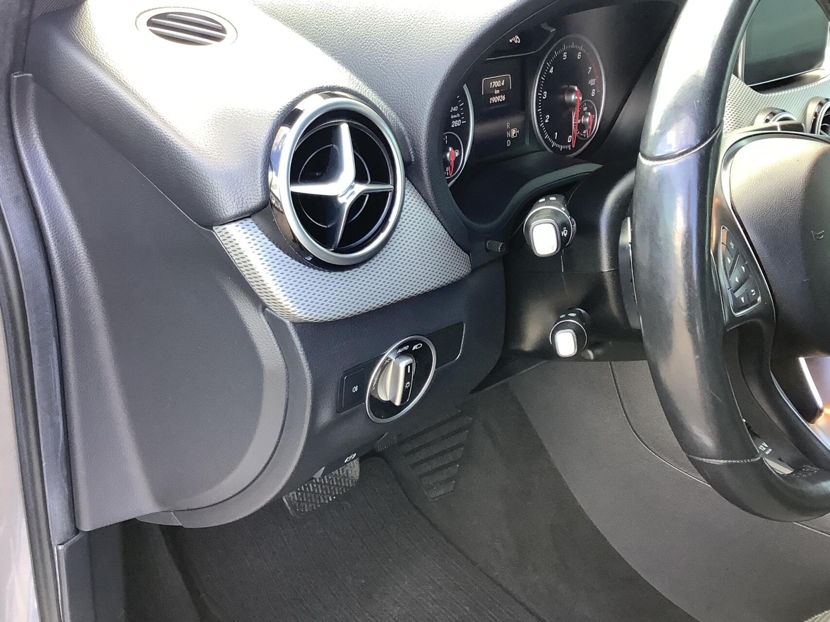 Foto van Mercedes-Benz B 180