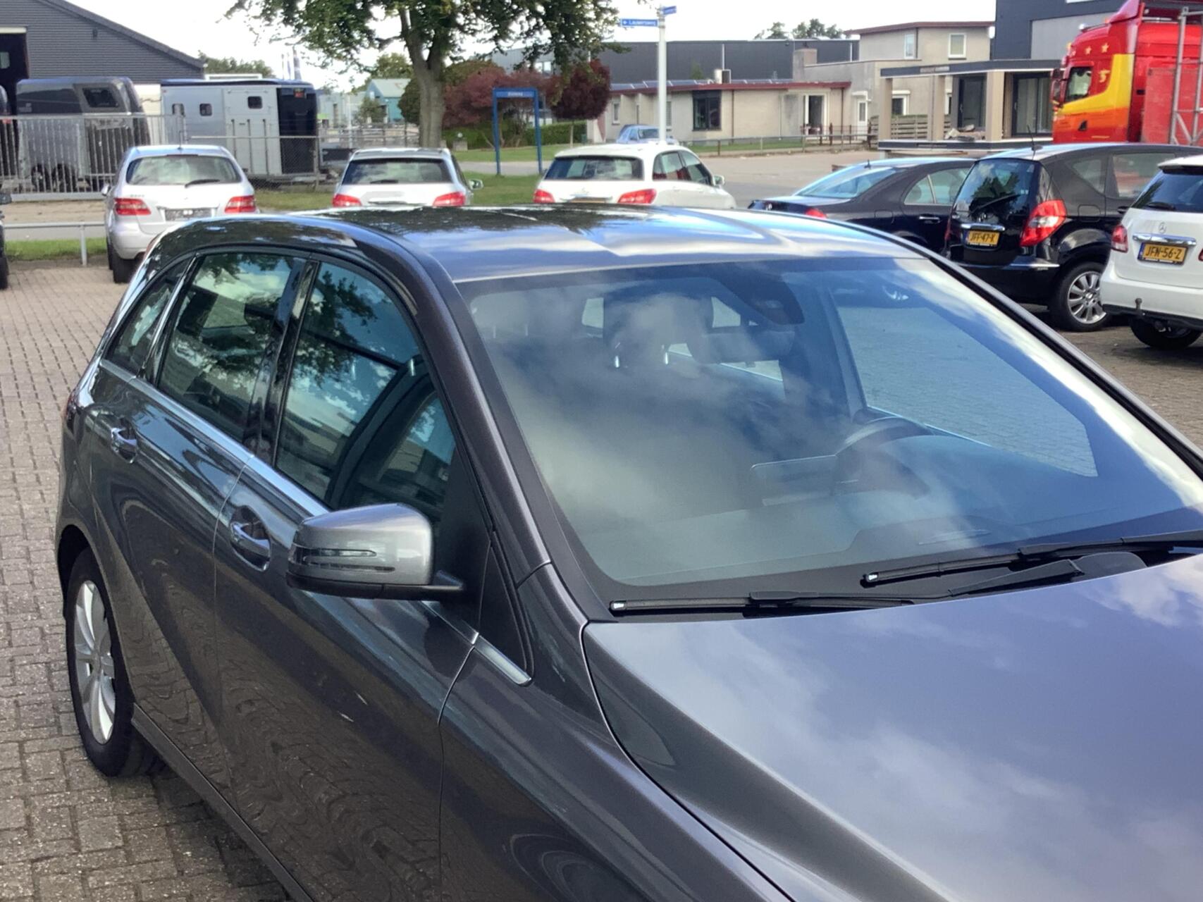 Foto van Mercedes-Benz B 180