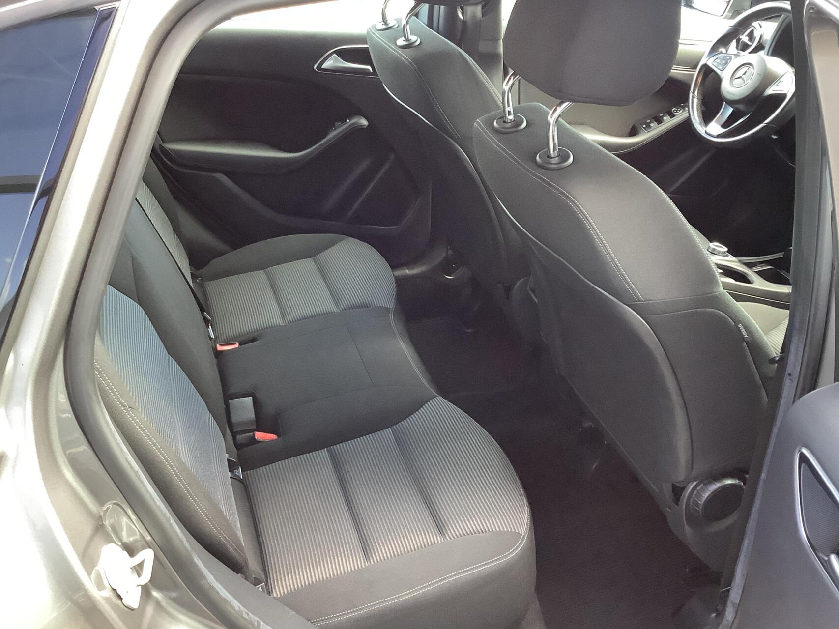 Foto van Mercedes-Benz B 180