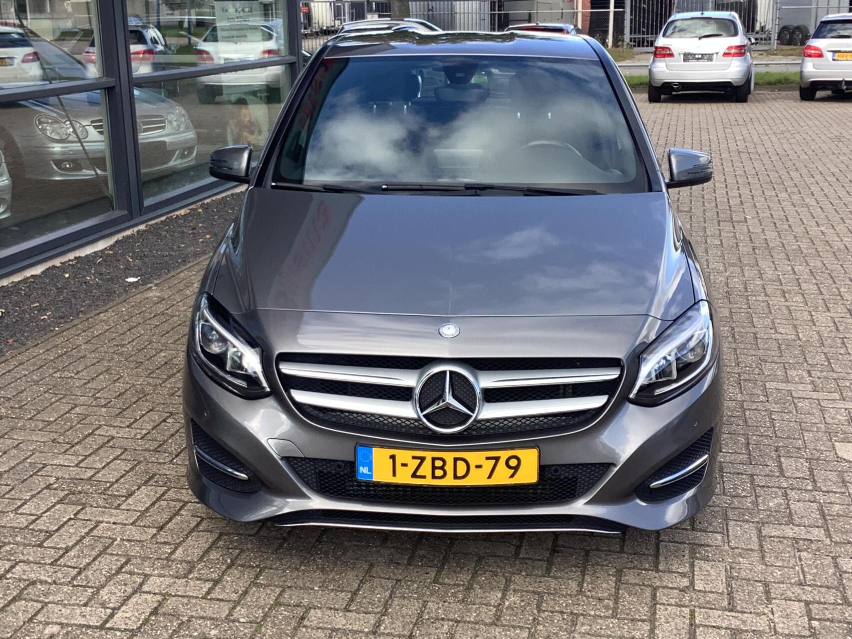 Foto van Mercedes-Benz B 180