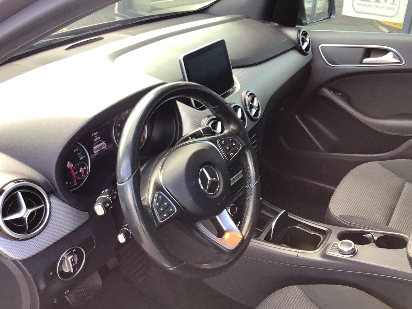 Foto van Mercedes-Benz B 180