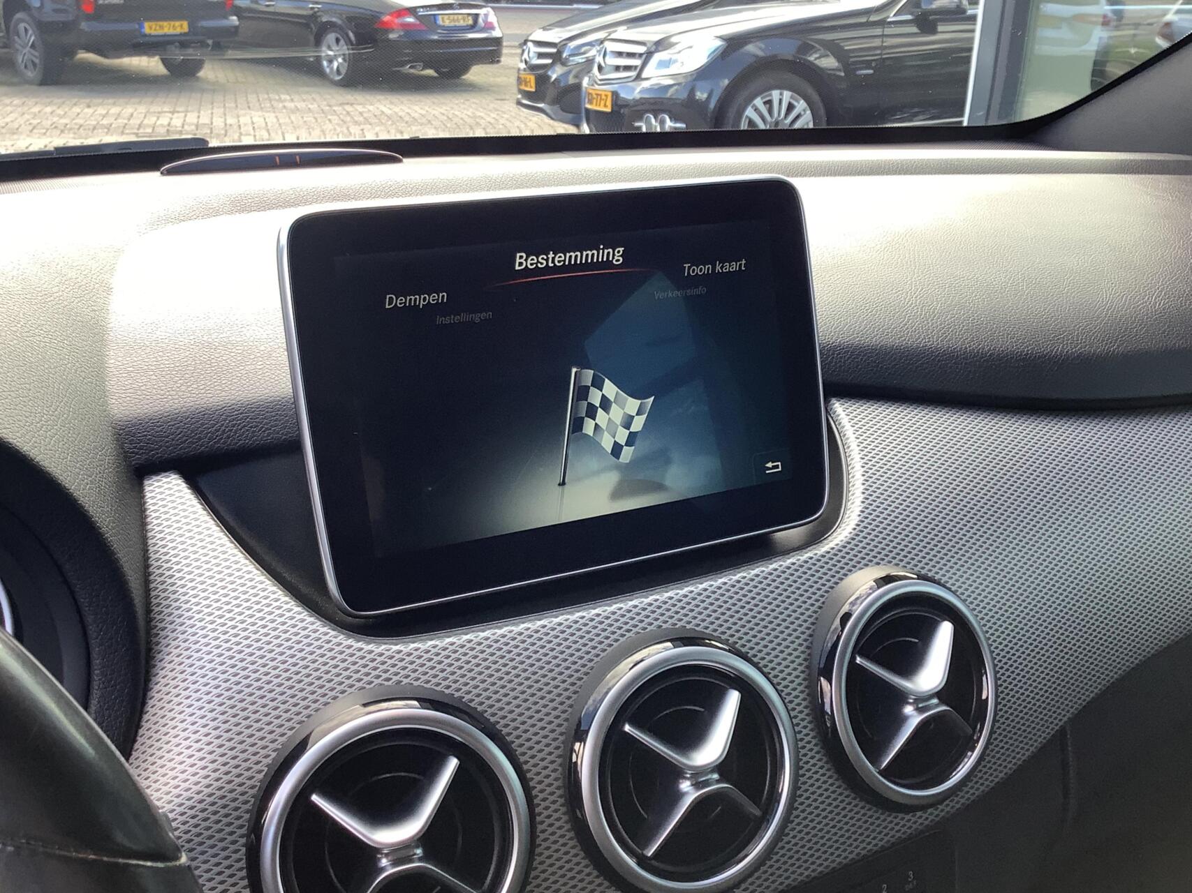 Foto van Mercedes-Benz B 180