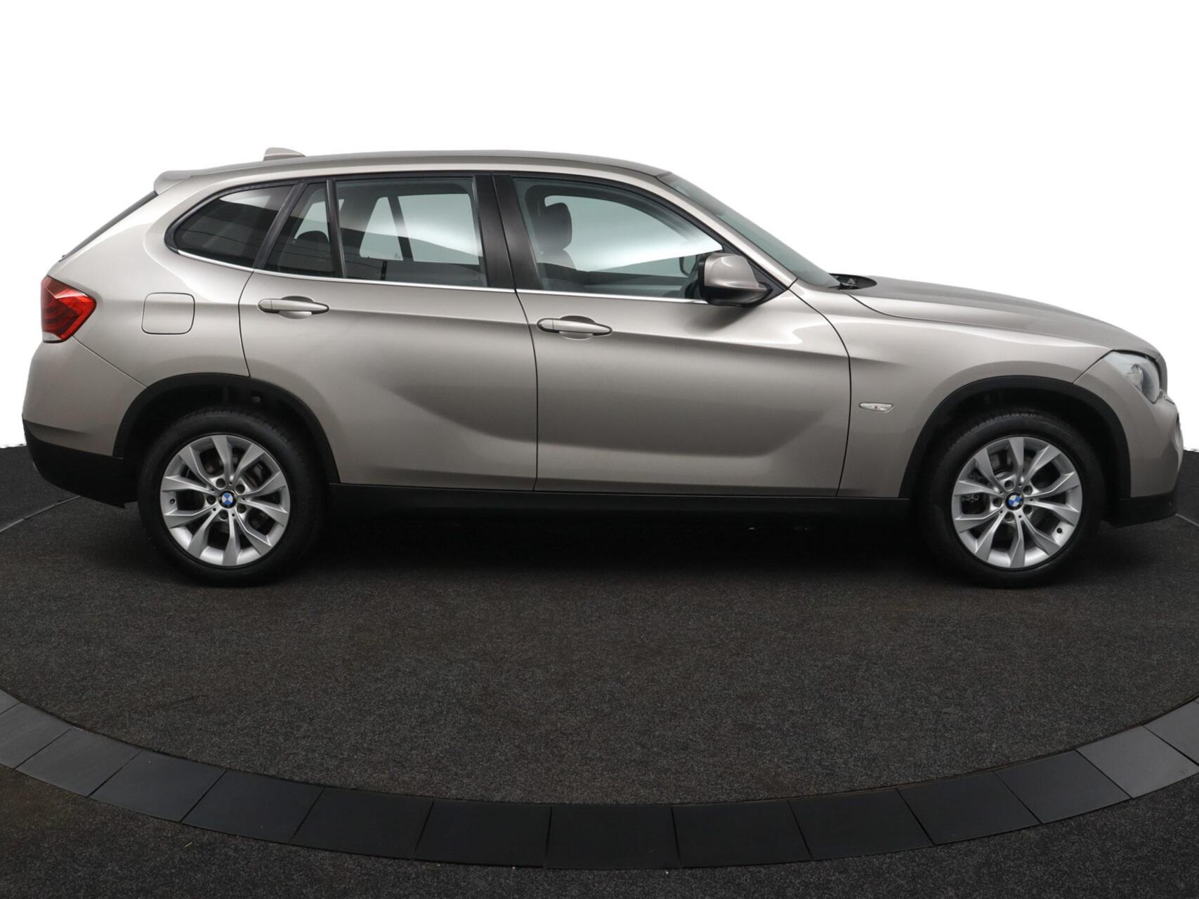 Foto van BMW X1 xDrive 28i