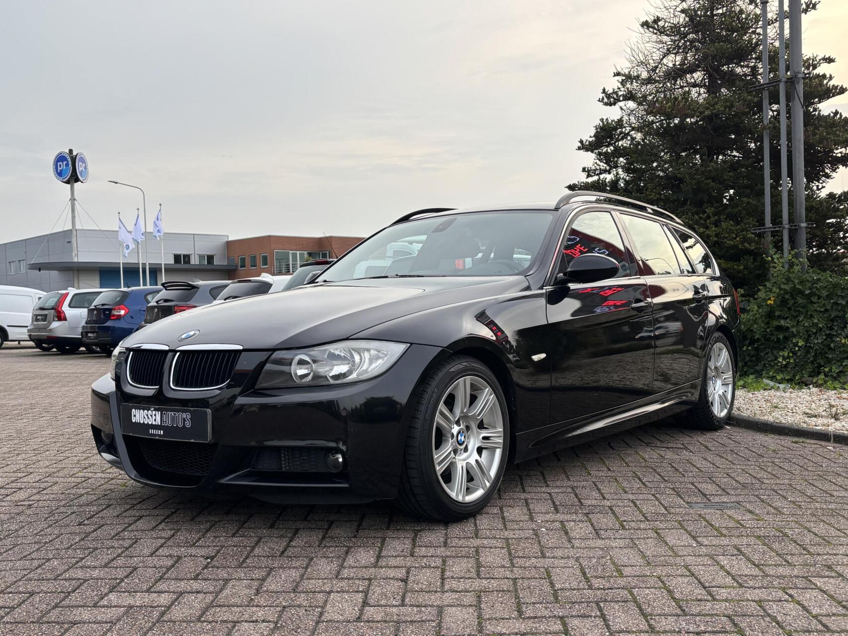 BMW 3-serie Touring 318i High Executive, M-pakket. Navi ! 2006 - voorkant
