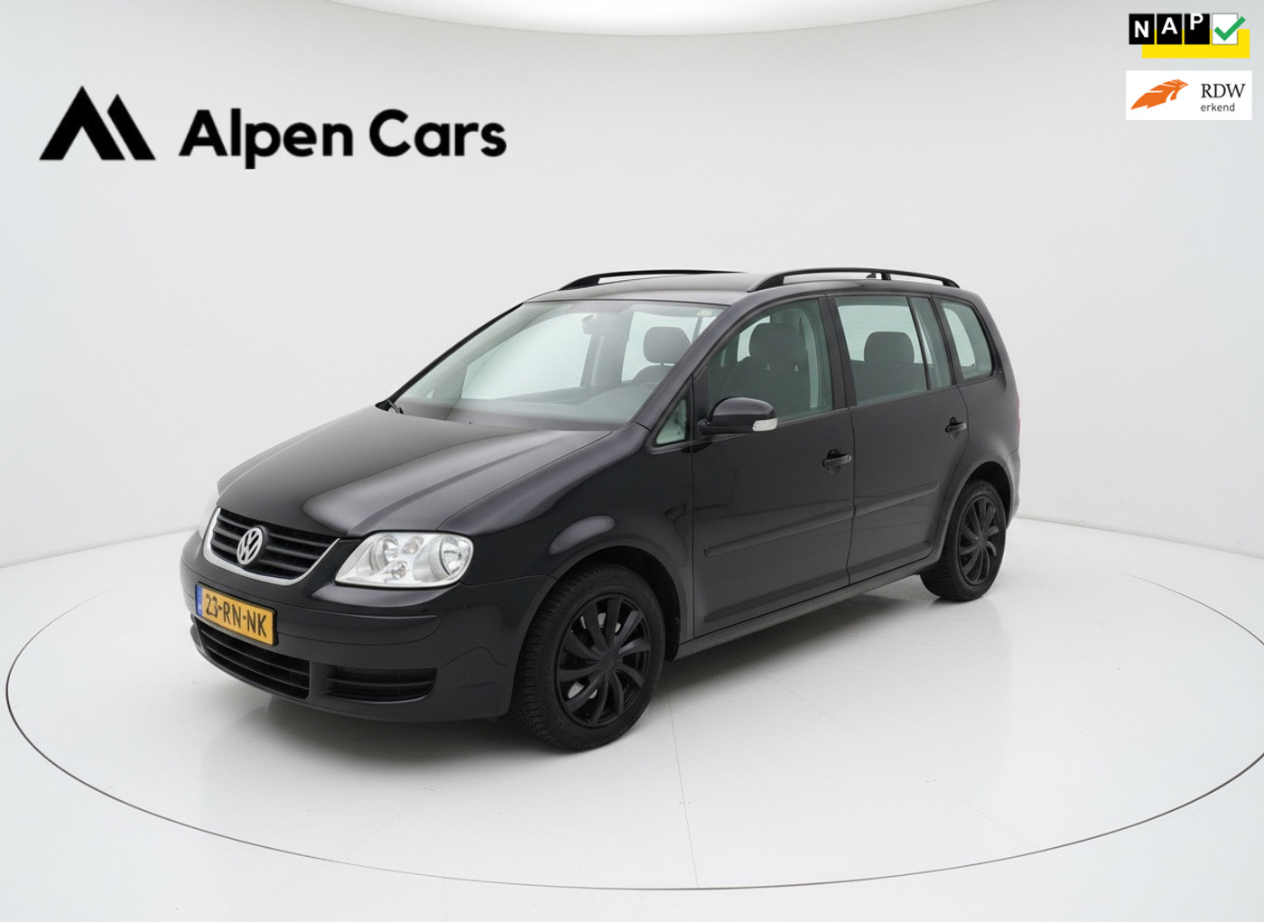 Volkswagen Touran 1.6-16V FSI Trendline AC / Cruise controle / Trekhaak / APK 05-2027 2005 - voorkant