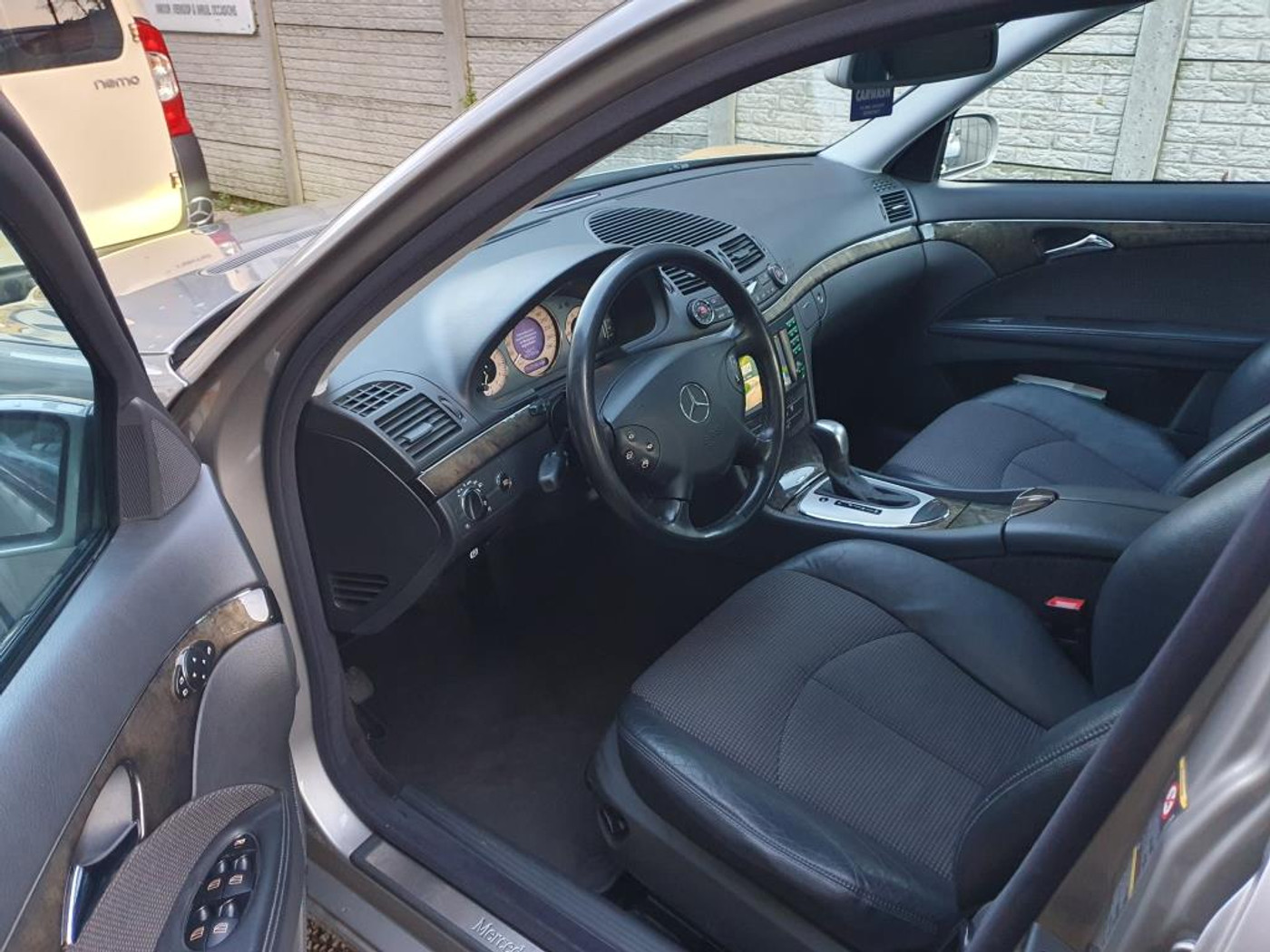 Foto van Mercedes-Benz E 200 Kompressor