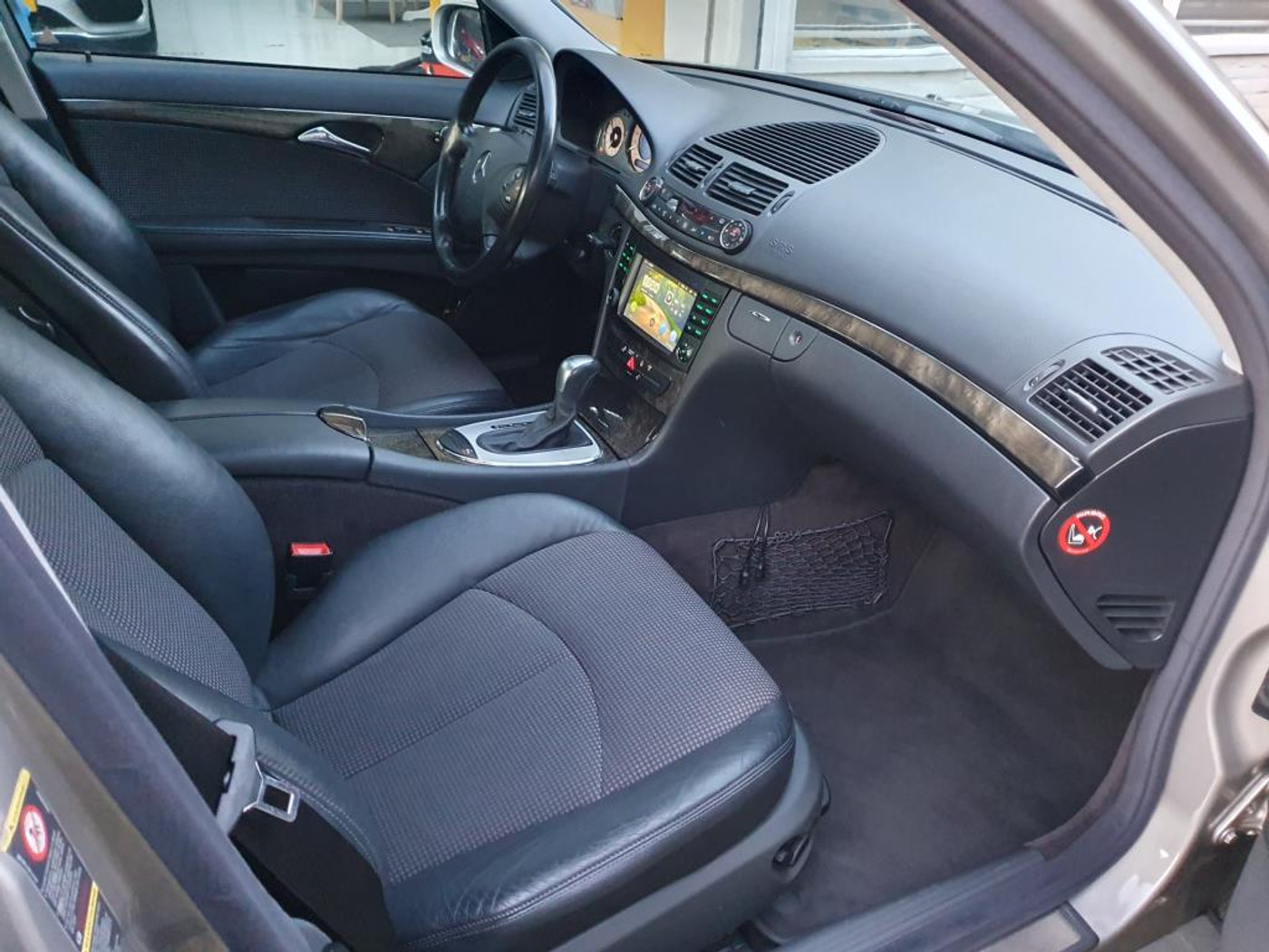 Foto van Mercedes-Benz E 200 Kompressor