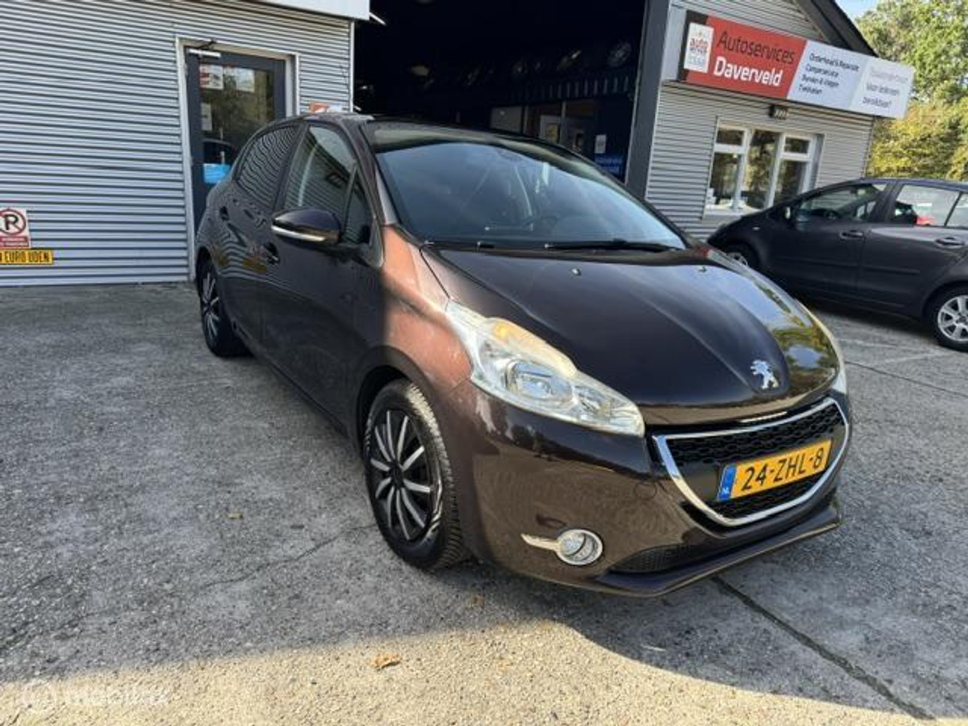 Peugeot 208 1.2 VTi 5-DRS Allure Org.NL Auto+N.A.P 2012 - voorkant