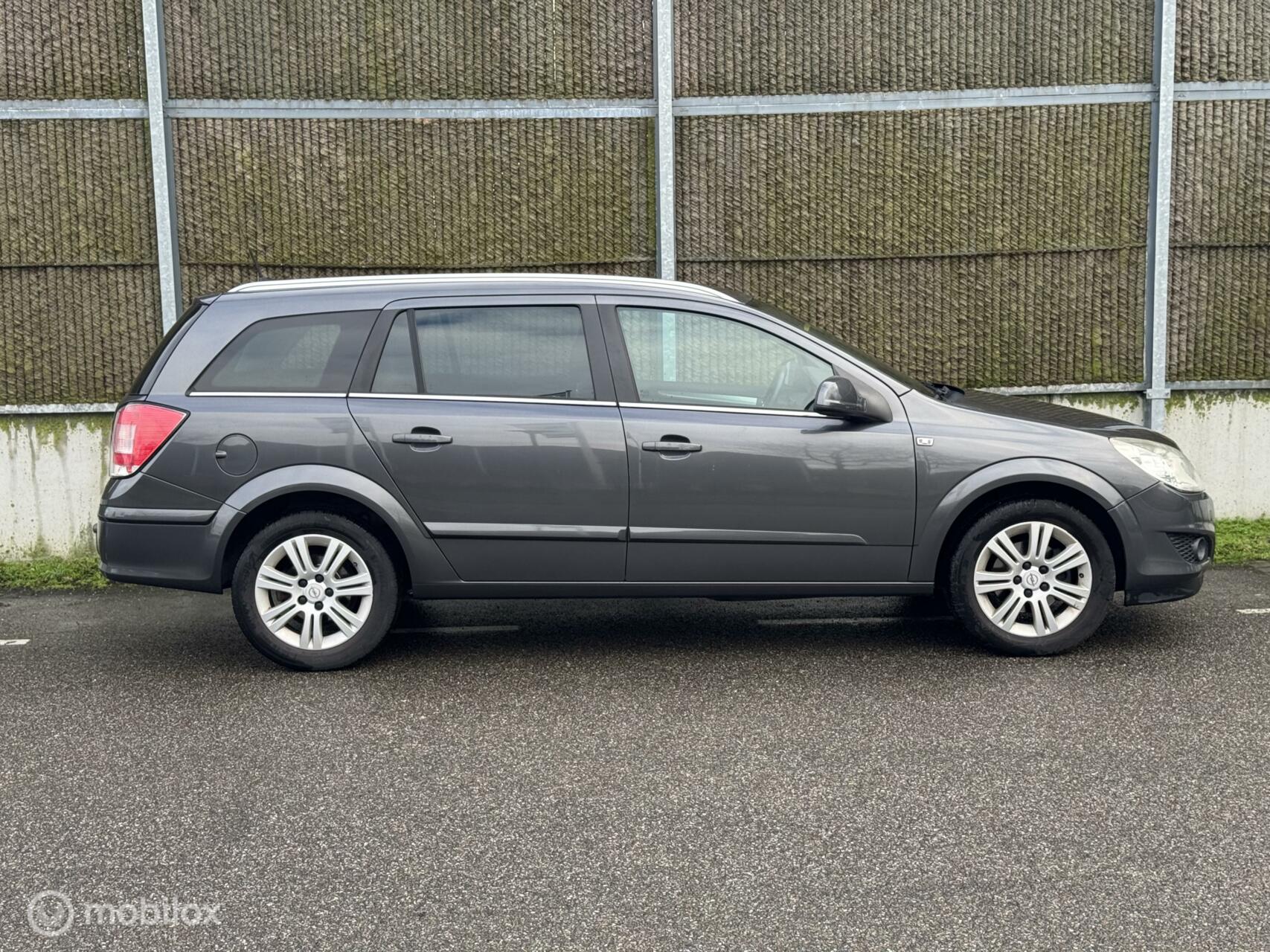 Foto van Opel Astra Wagon