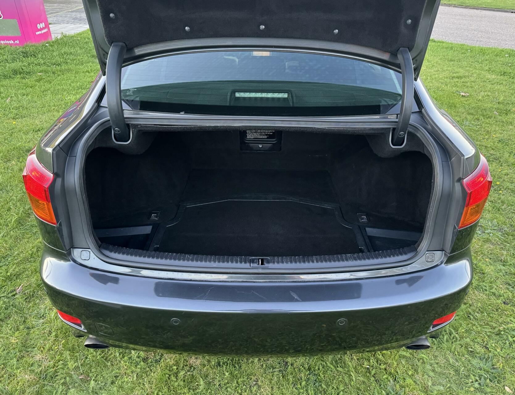 Foto van Lexus Is