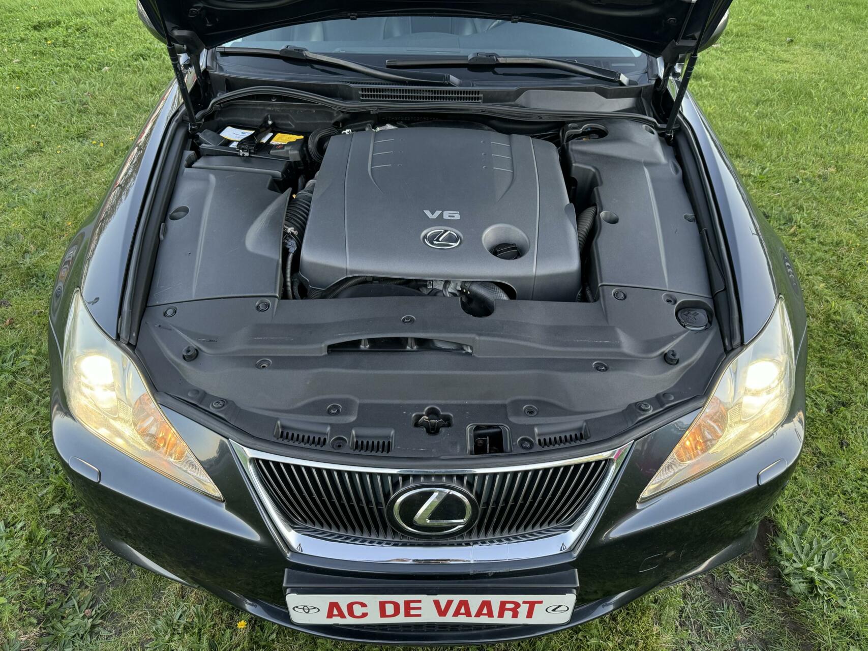 Foto van Lexus Is